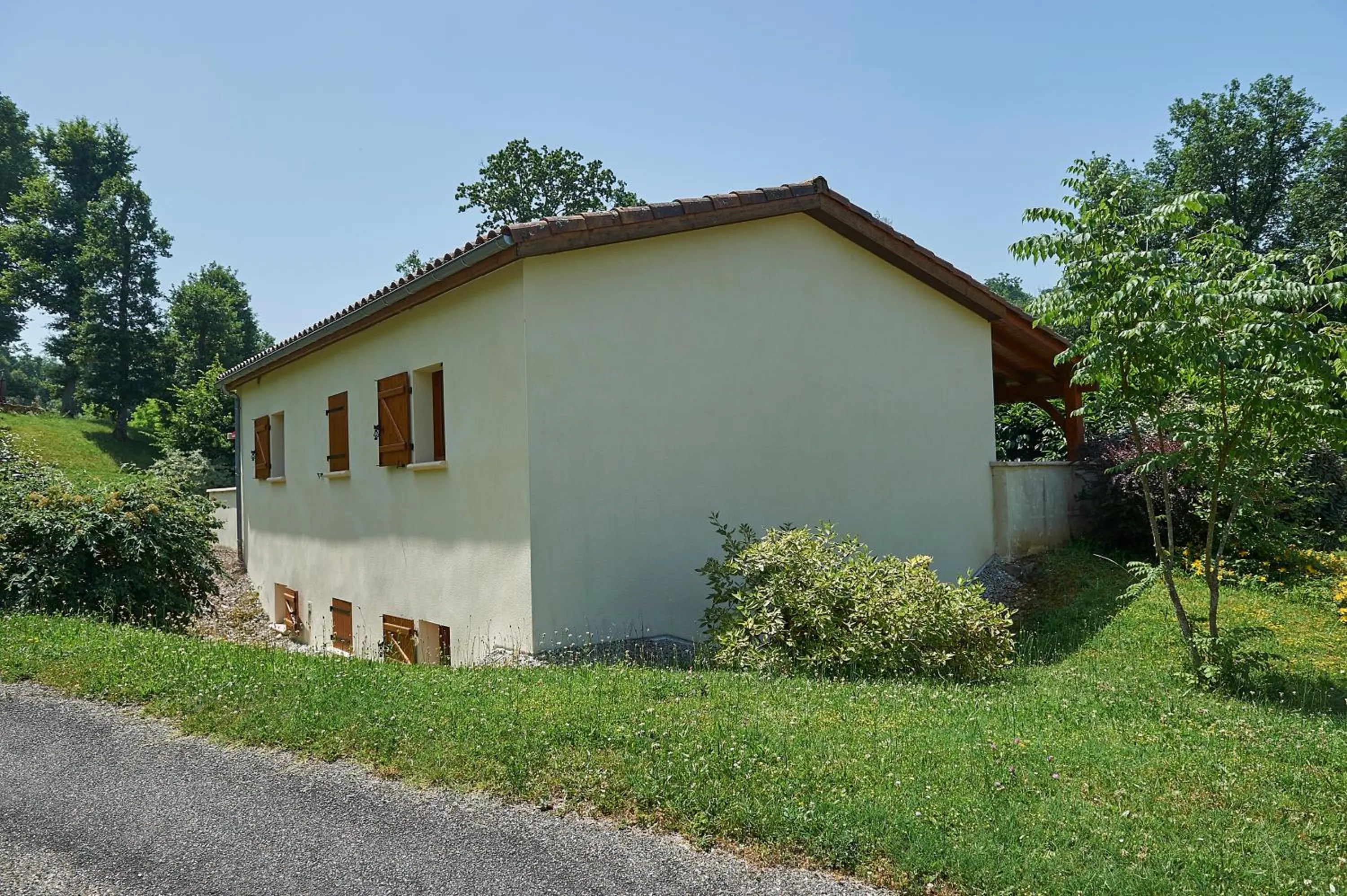 Property building in Village de Montmarsis