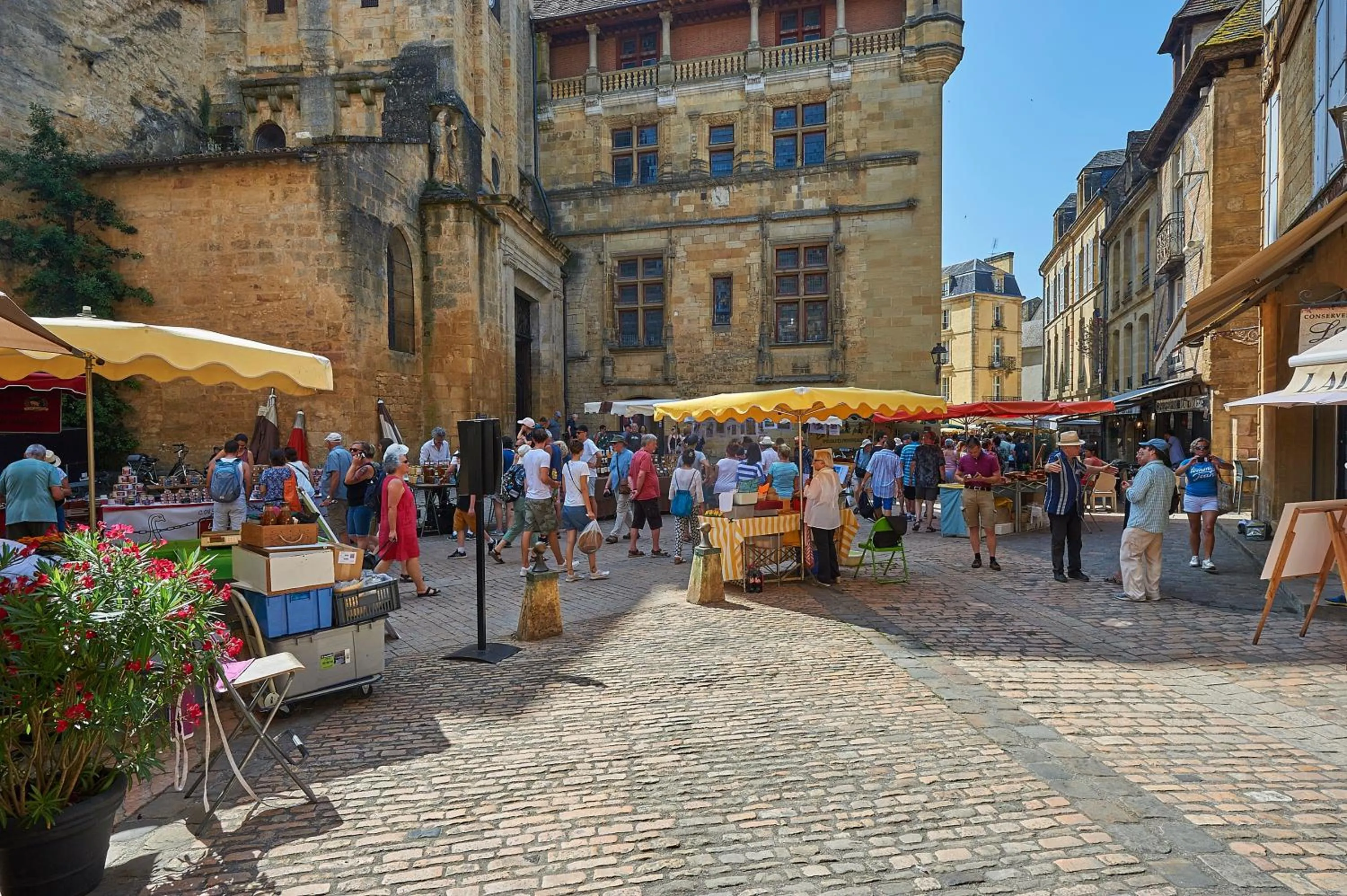 People in Village de Montmarsis