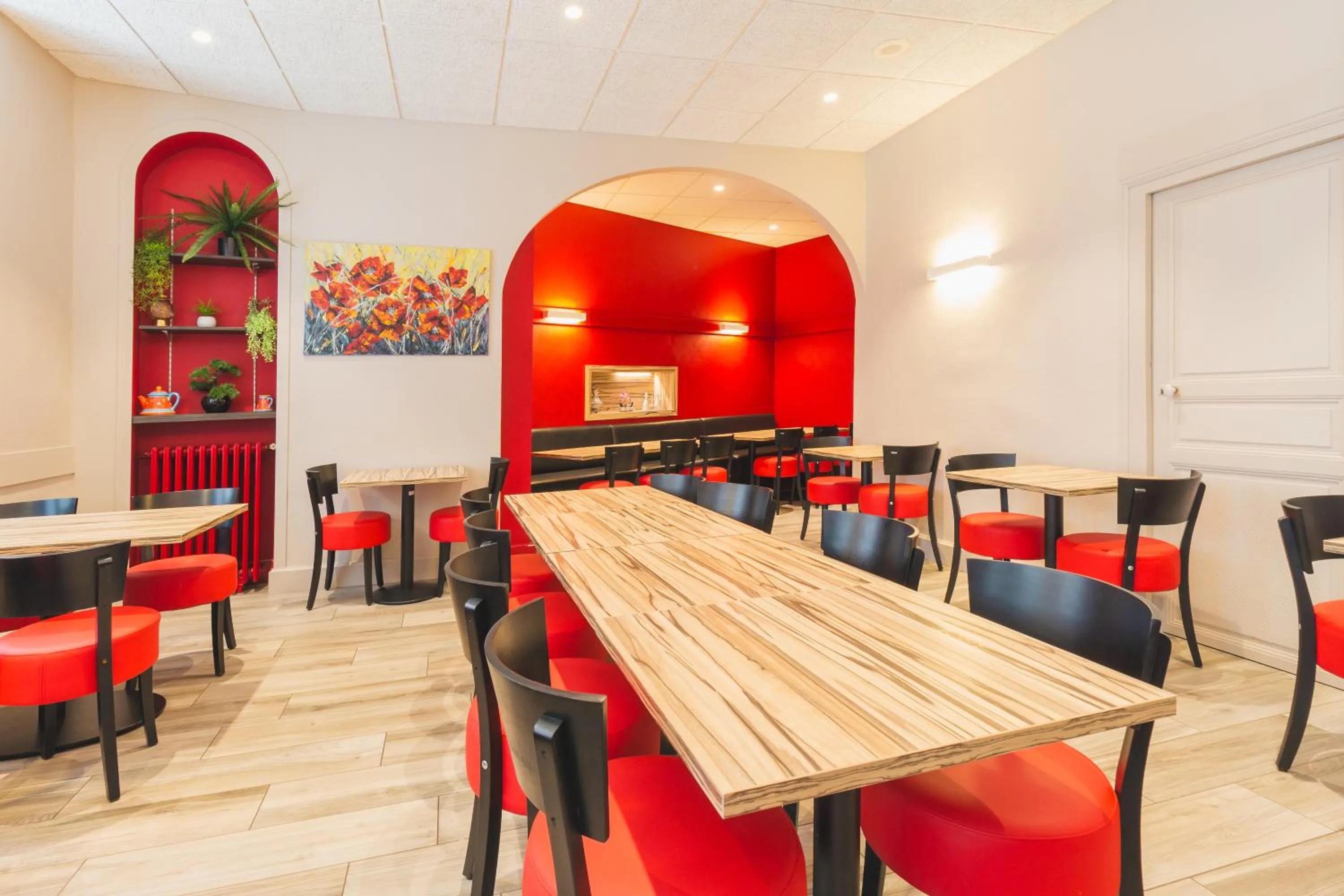 Restaurant/places to eat in Hotel Christian