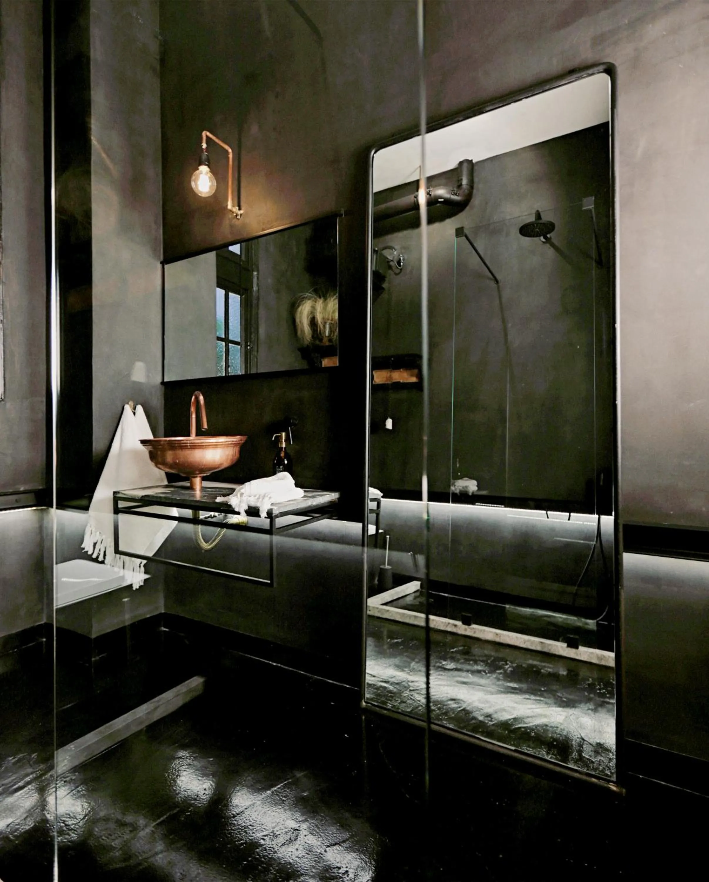 Shower in Shila Athens