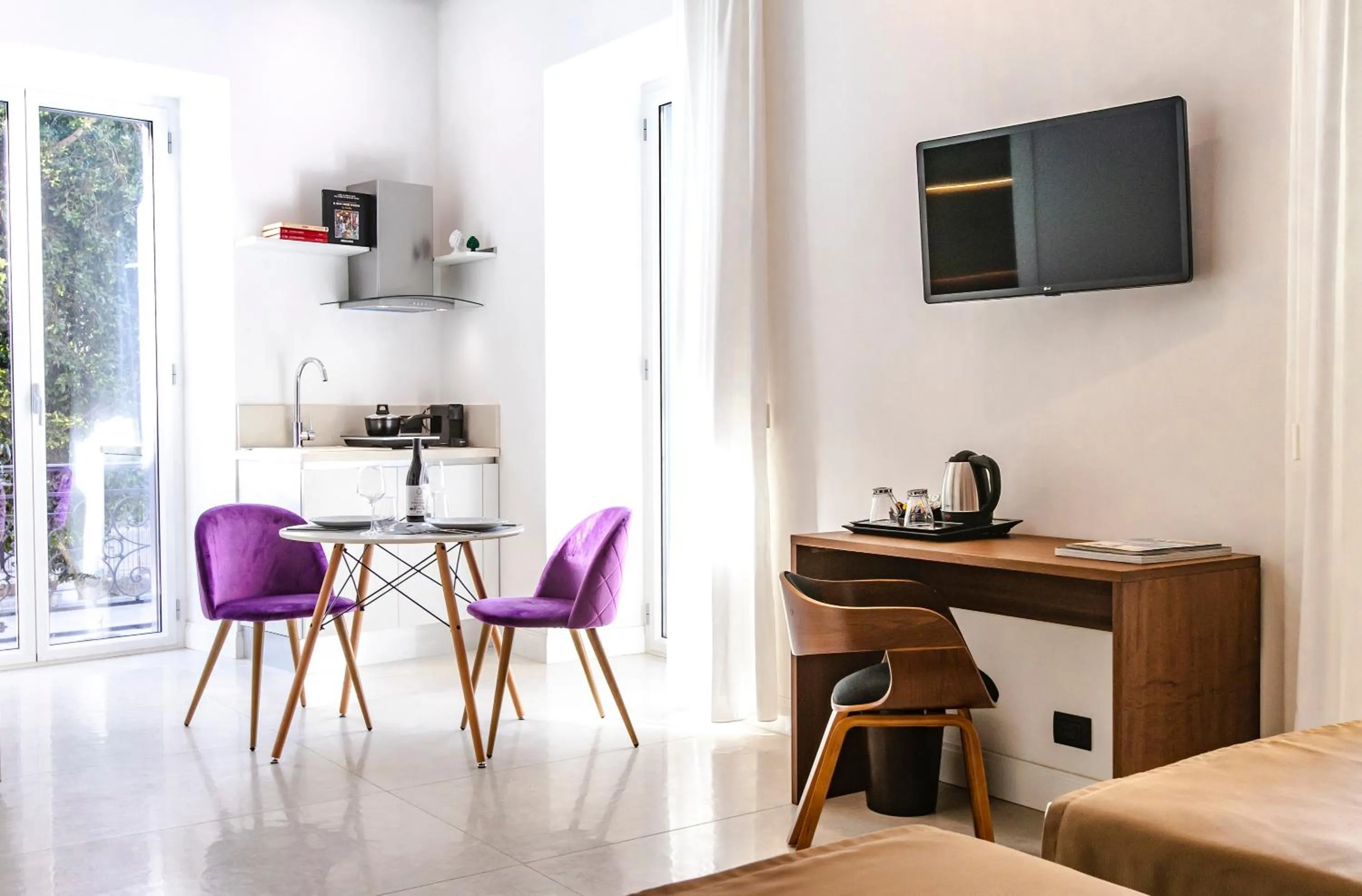 Dining area in Palazzo Sovrana Serviced Luxury Apartments