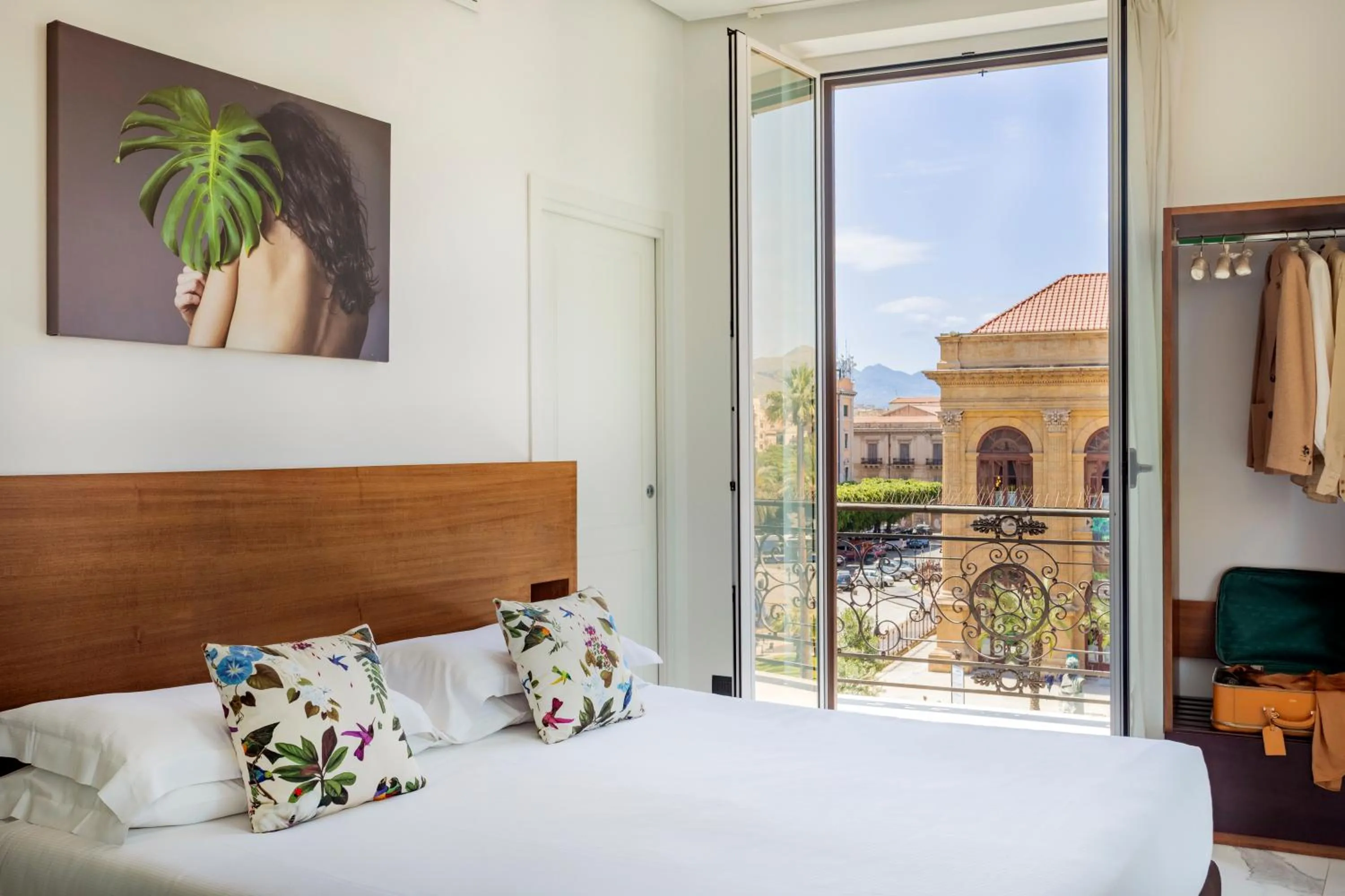 Bed in Palazzo Sovrana Serviced Luxury Apartments