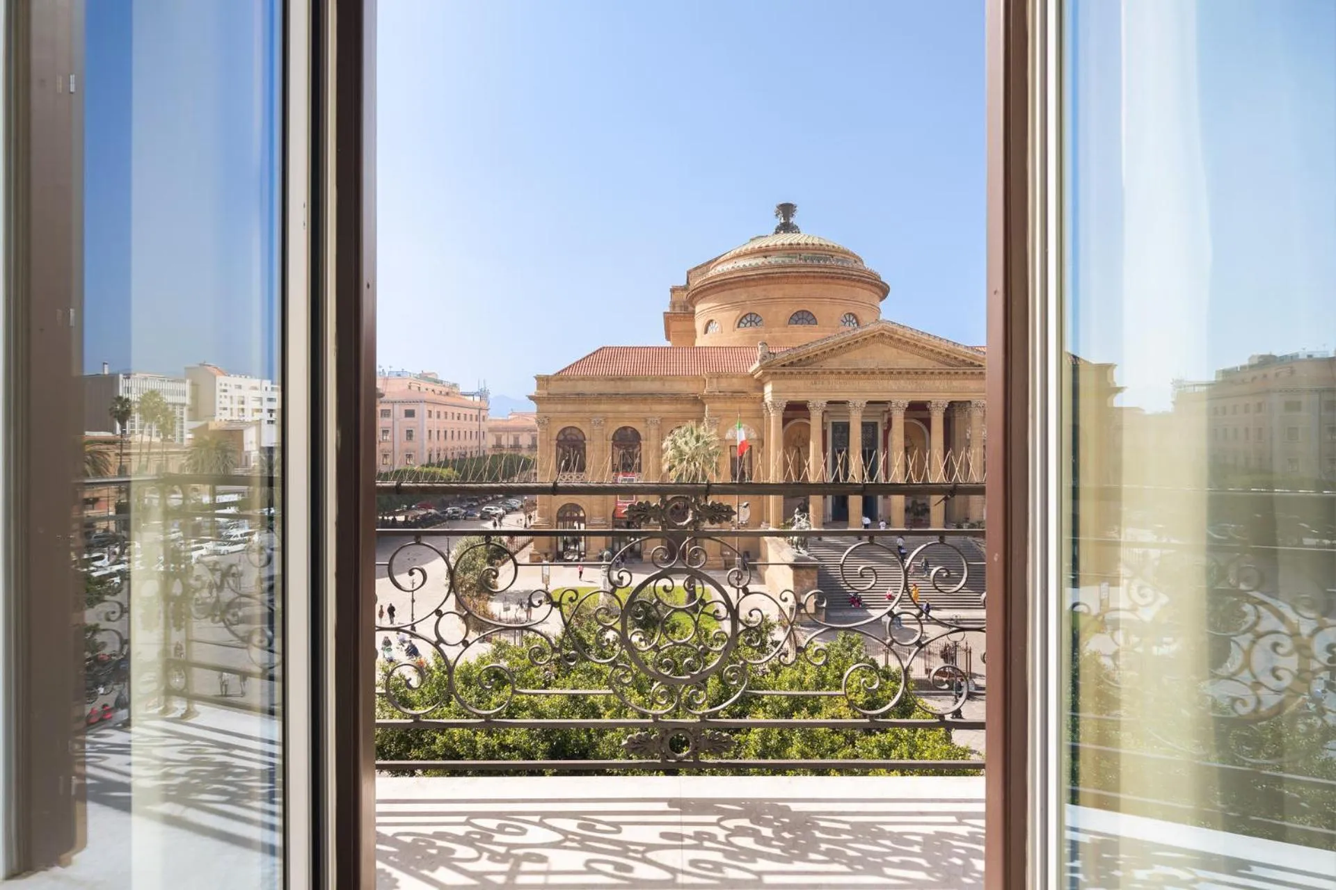 Balcony/Terrace in Palazzo Sovrana Serviced Luxury Apartments