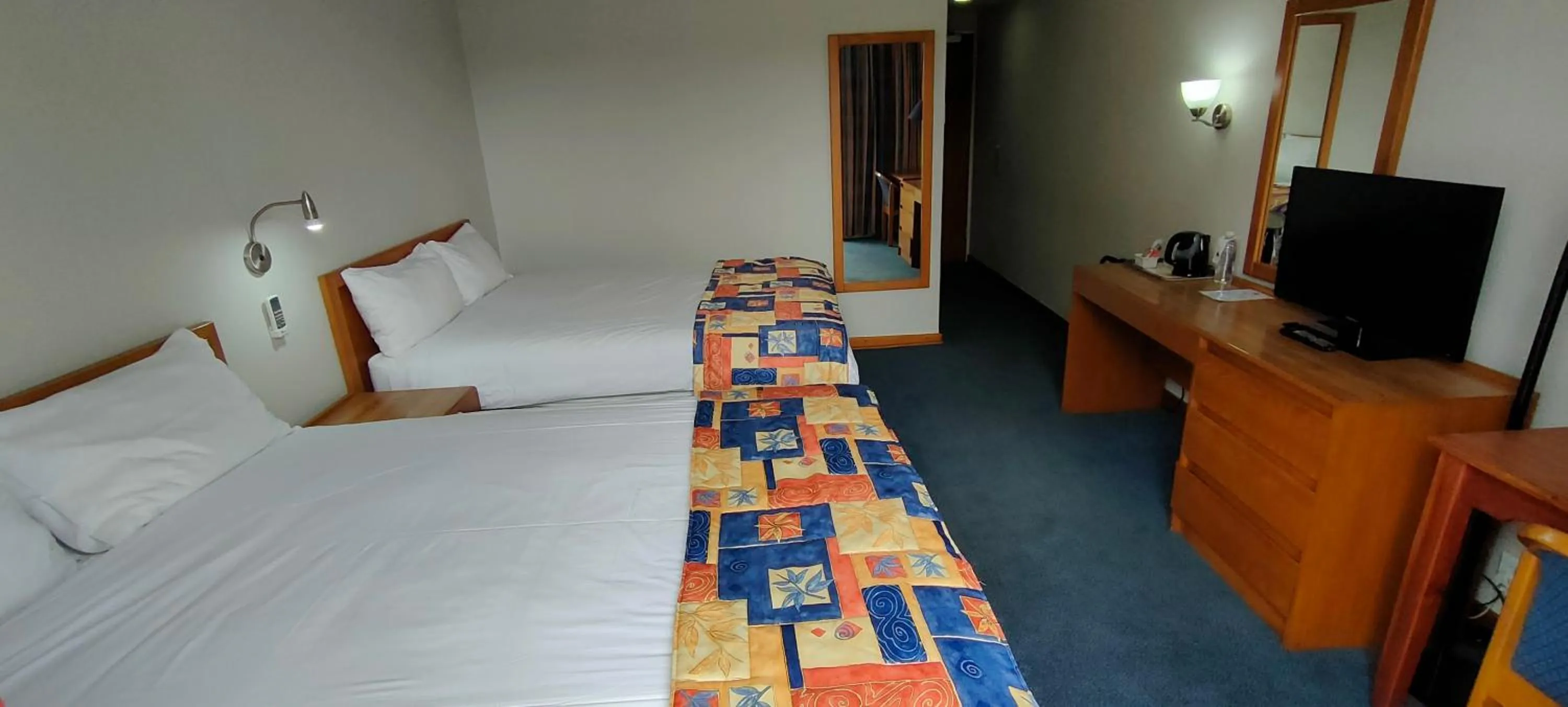 Bed in African Sky Newcastle Inn