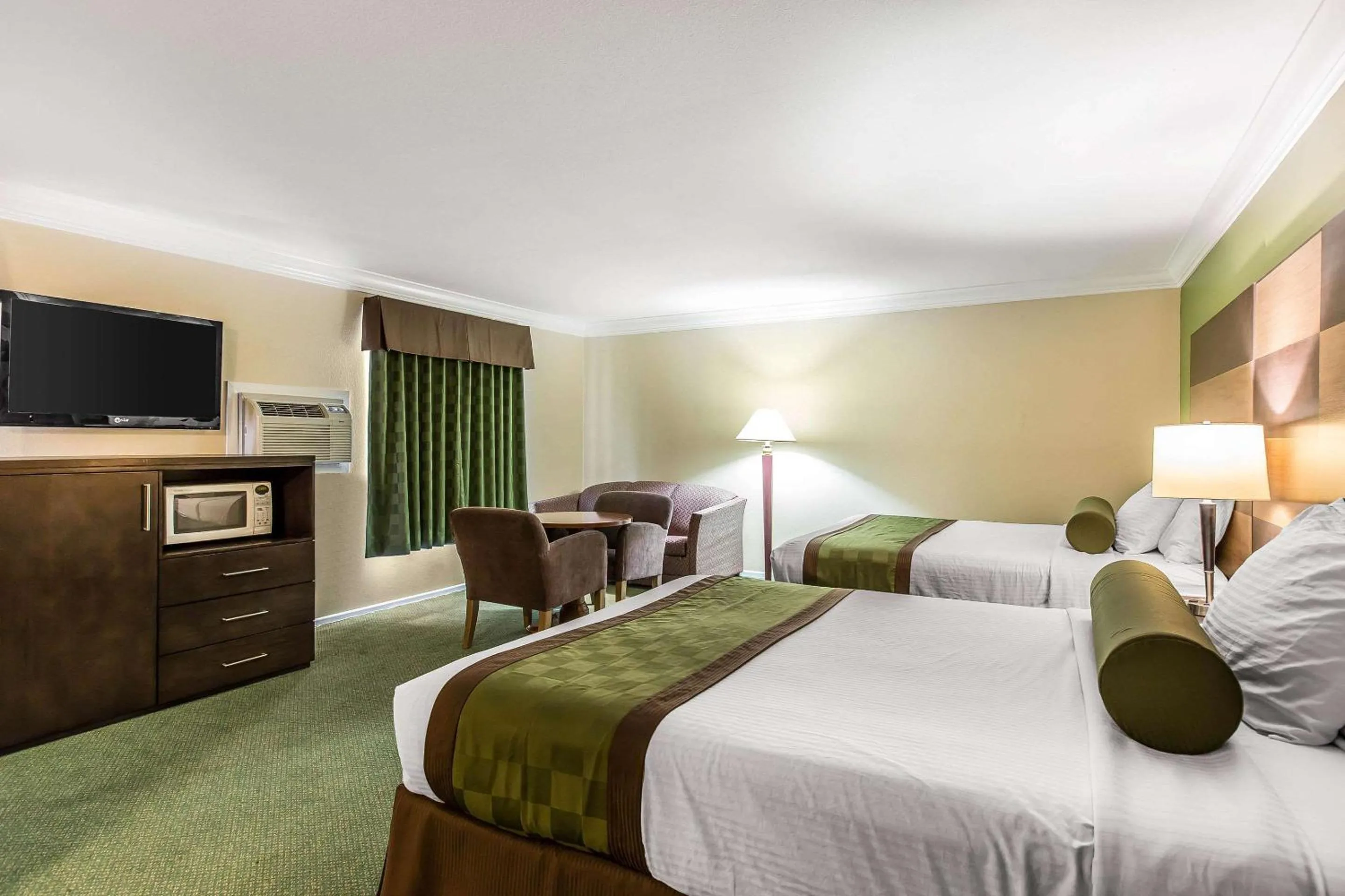 Bedroom, Bed in Rodeway Inn & Suites Canyon Lake-Menifee West