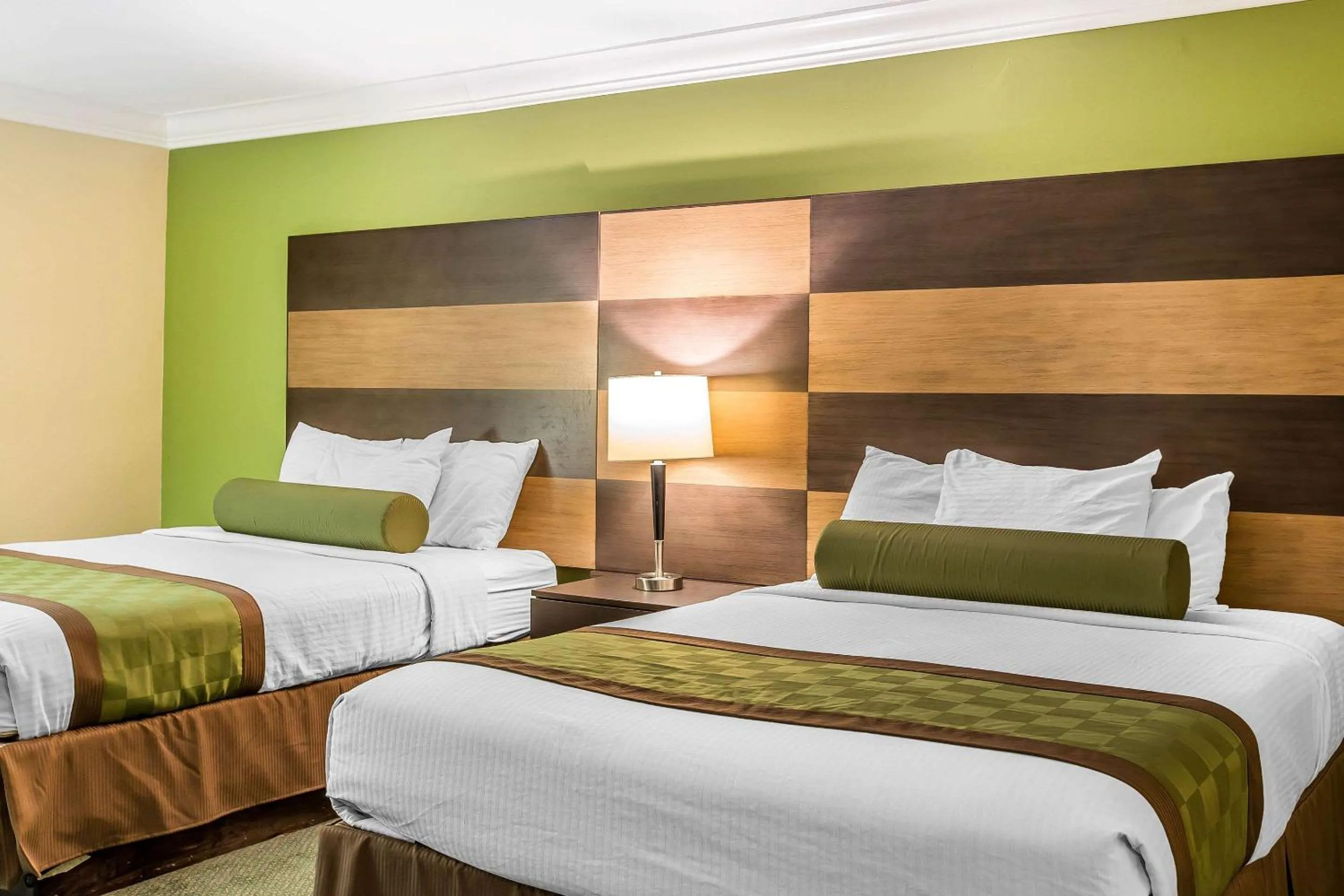 Bedroom, Bed in Rodeway Inn & Suites Canyon Lake-Menifee West