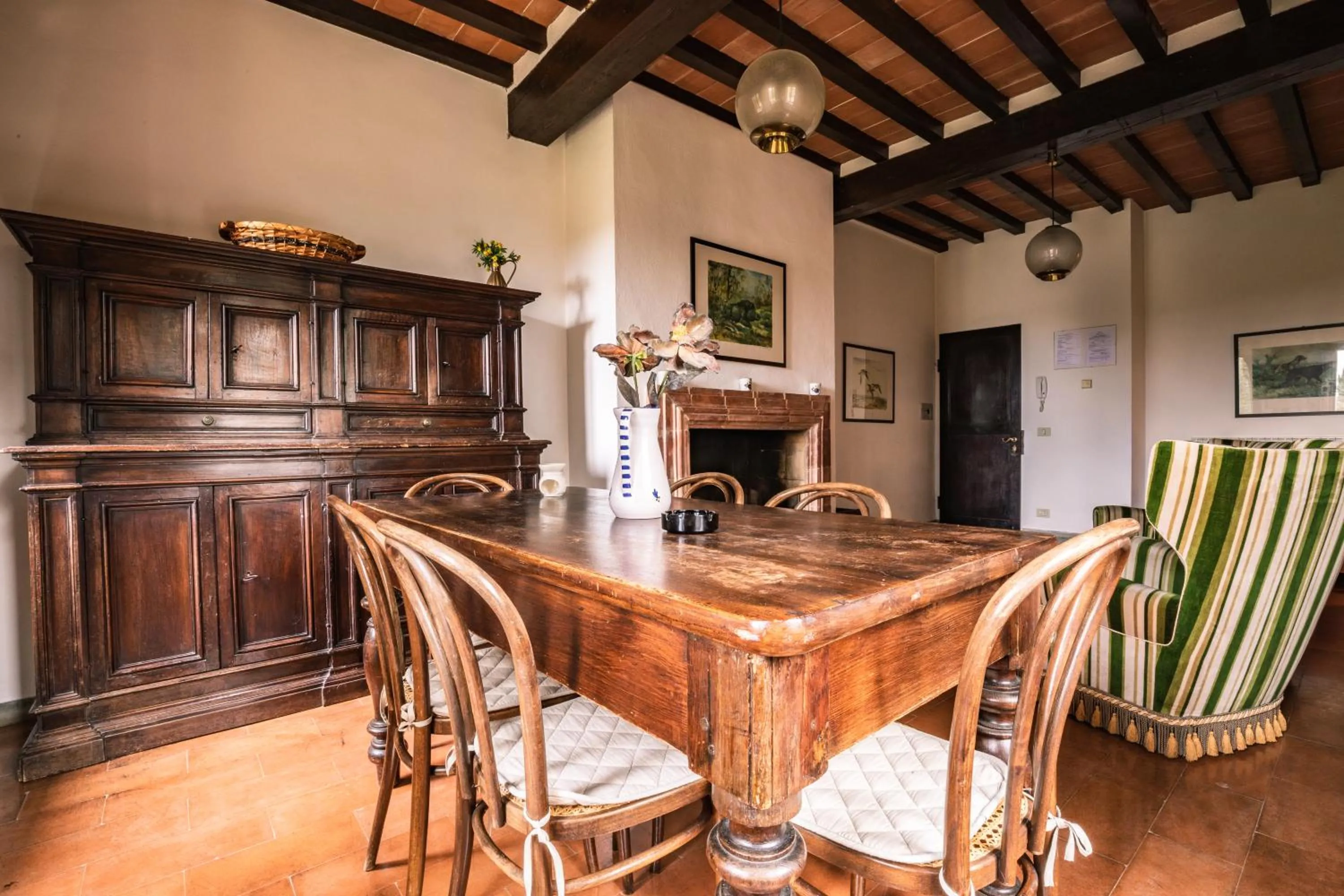 Dining area in CasaLeTolfe Residence