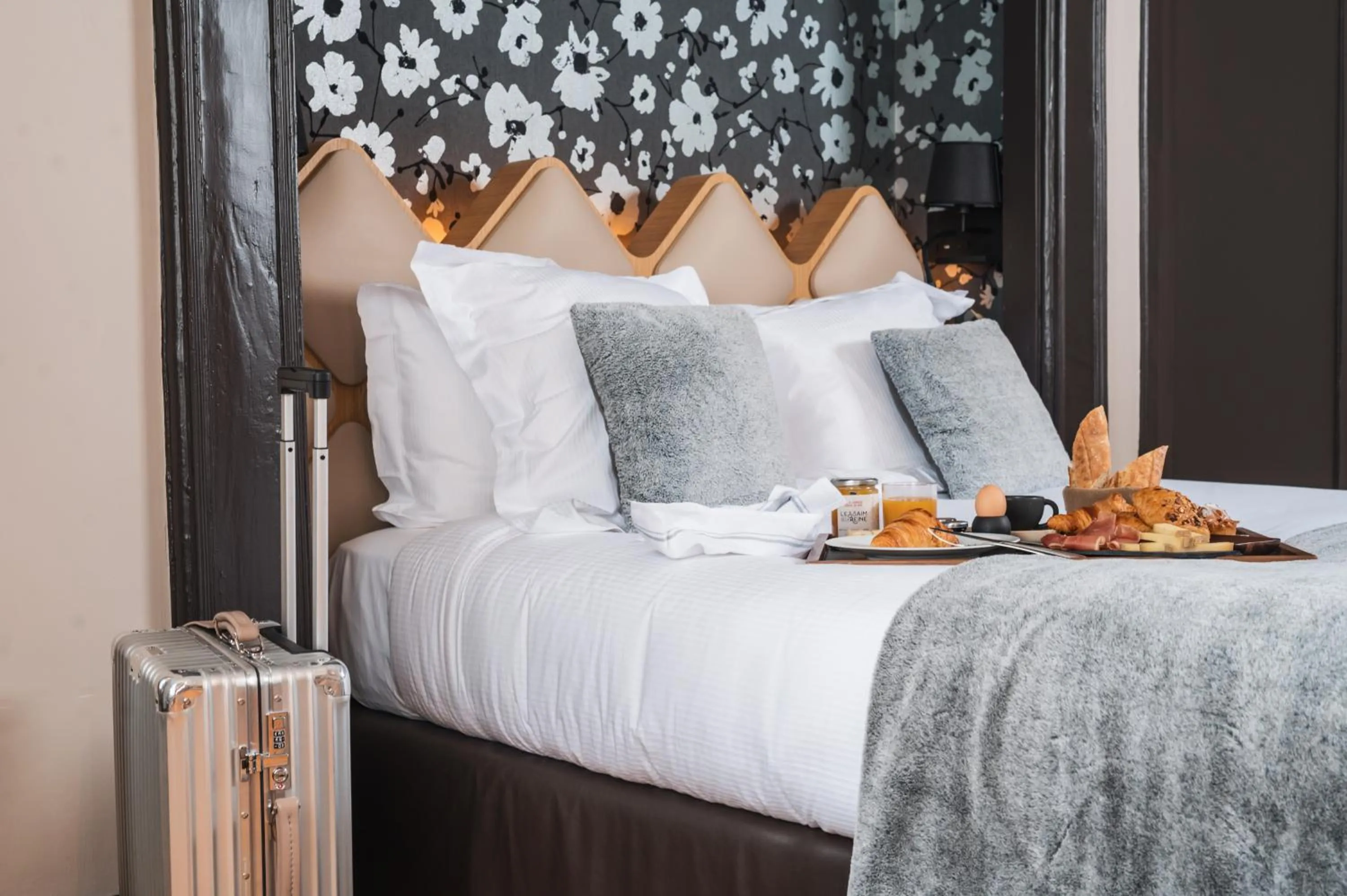 Bedroom, Bed in Le Monastère de Saint Mont Hôtel & Spa