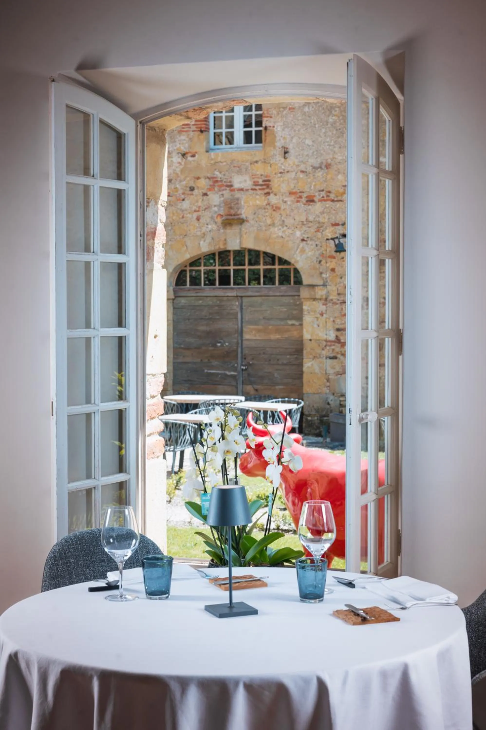 Restaurant/places to eat in Le Monastère de Saint Mont Hôtel & Spa