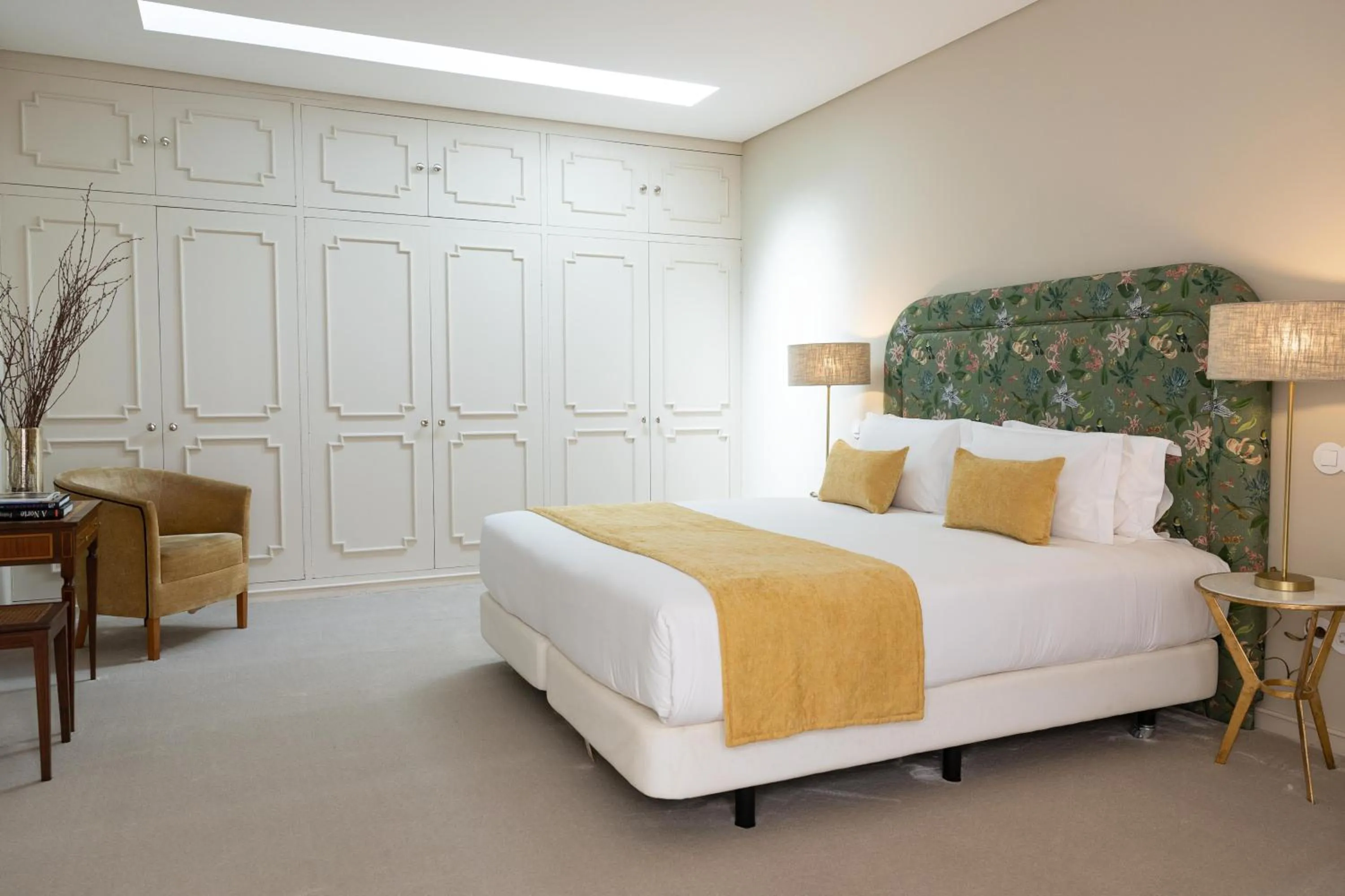 Bedroom, Bed in Dear Lisbon - Valmor Palace