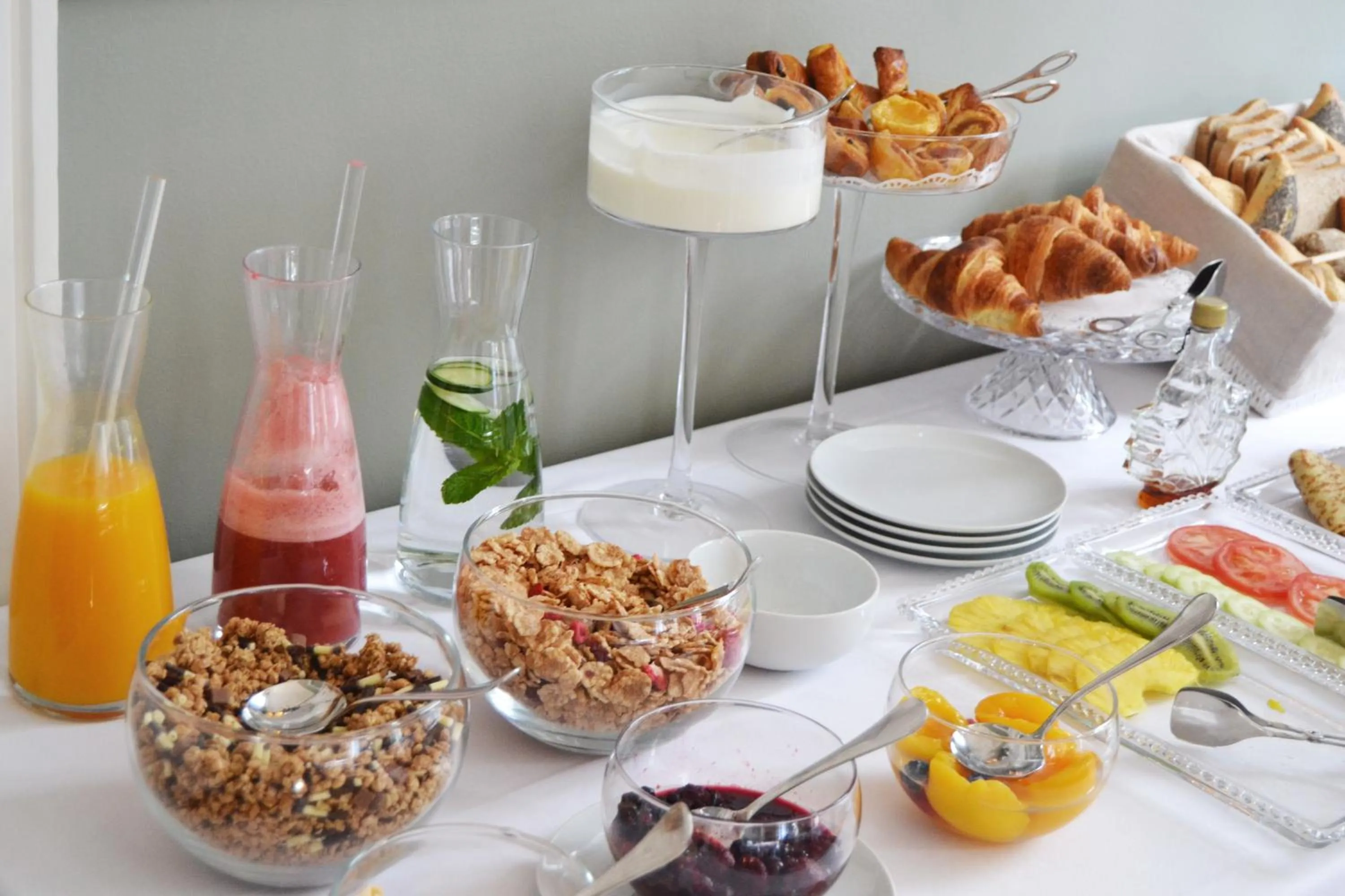 Breakfast in Dear Lisbon - Valmor Palace