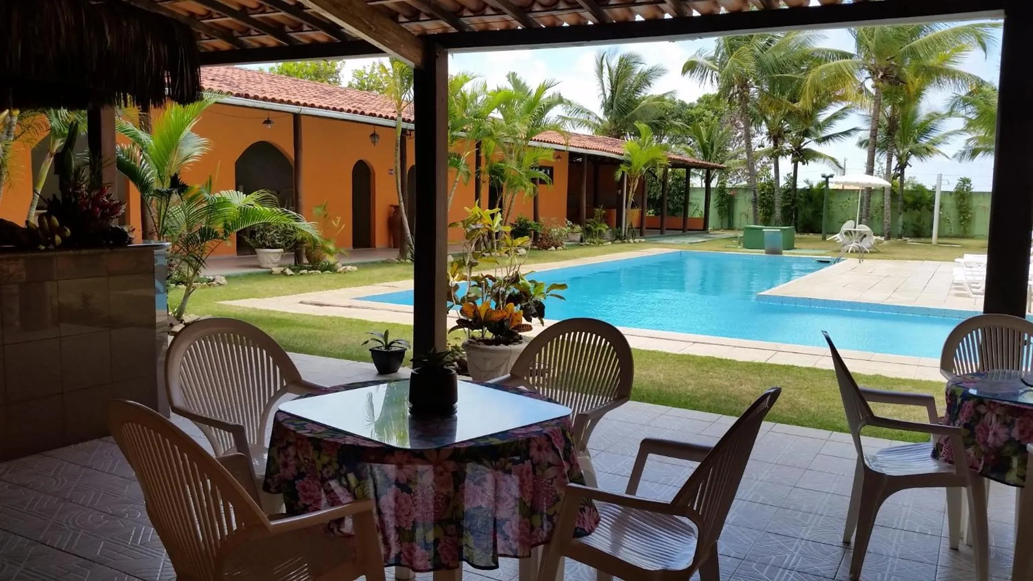 Restaurant/places to eat in Quiriri Park Hotel