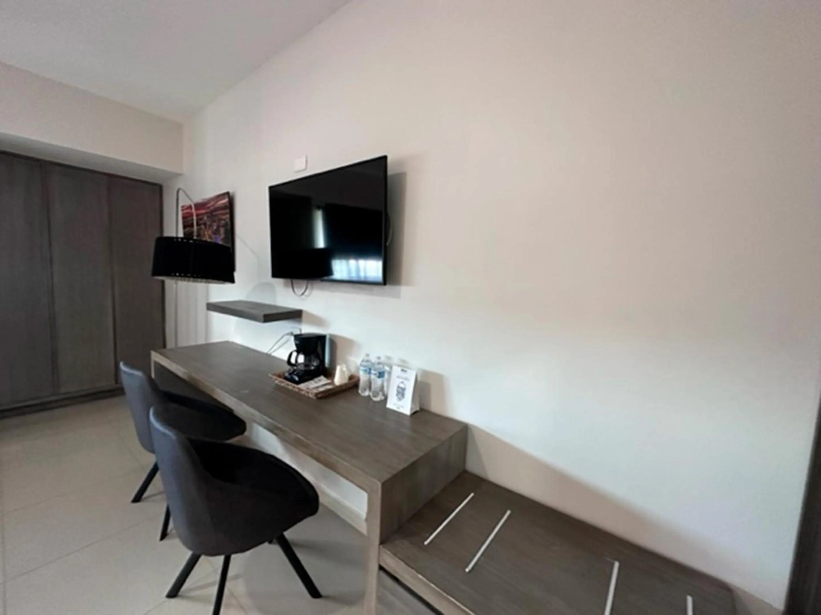 TV and multimedia in InHouse Hotel Culiacán