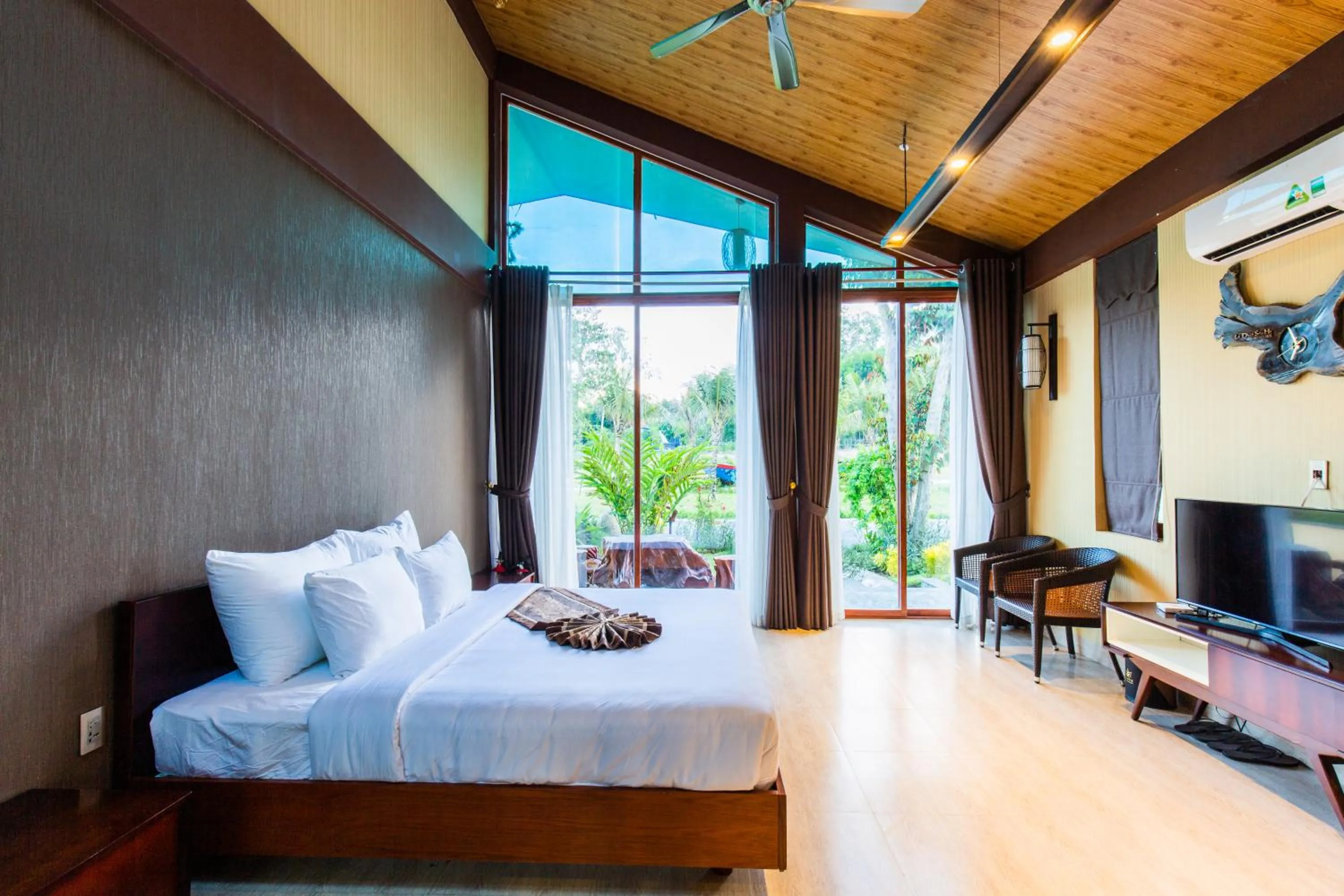 Photo of the whole room, Bed in Hamya Hotsprings and Resort