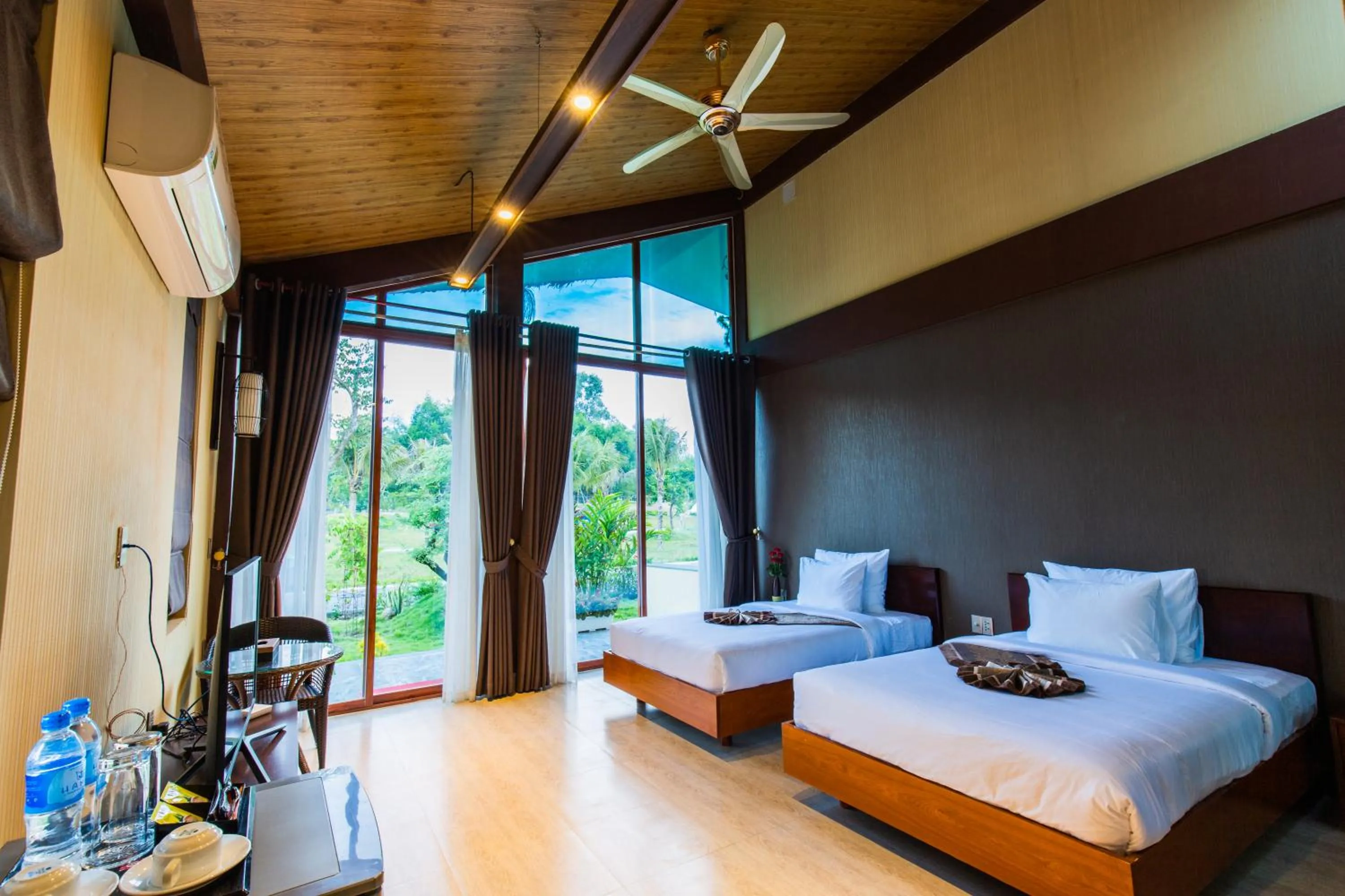Photo of the whole room, Bed in Hamya Hotsprings and Resort