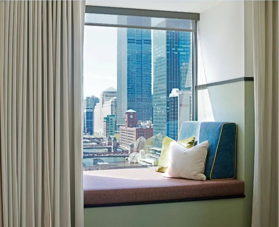 River view, Bed in L7 Chicago by LOTTE
