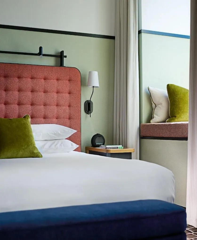 Bed in Kimpton Hotel Monaco Chicago, an IHG Hotel