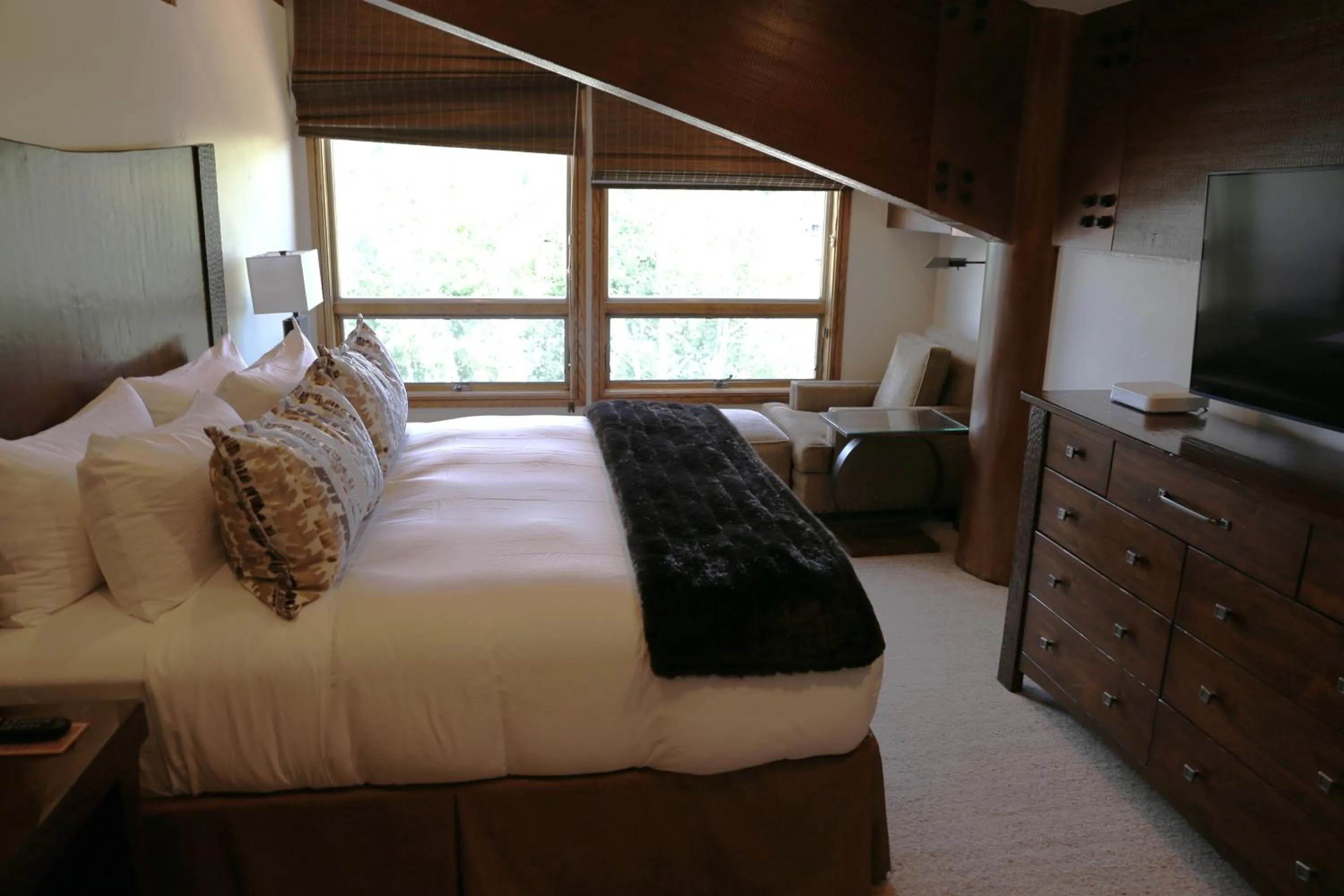 Bedroom, Bed in Stein Eriksen Lodge Deer Valley