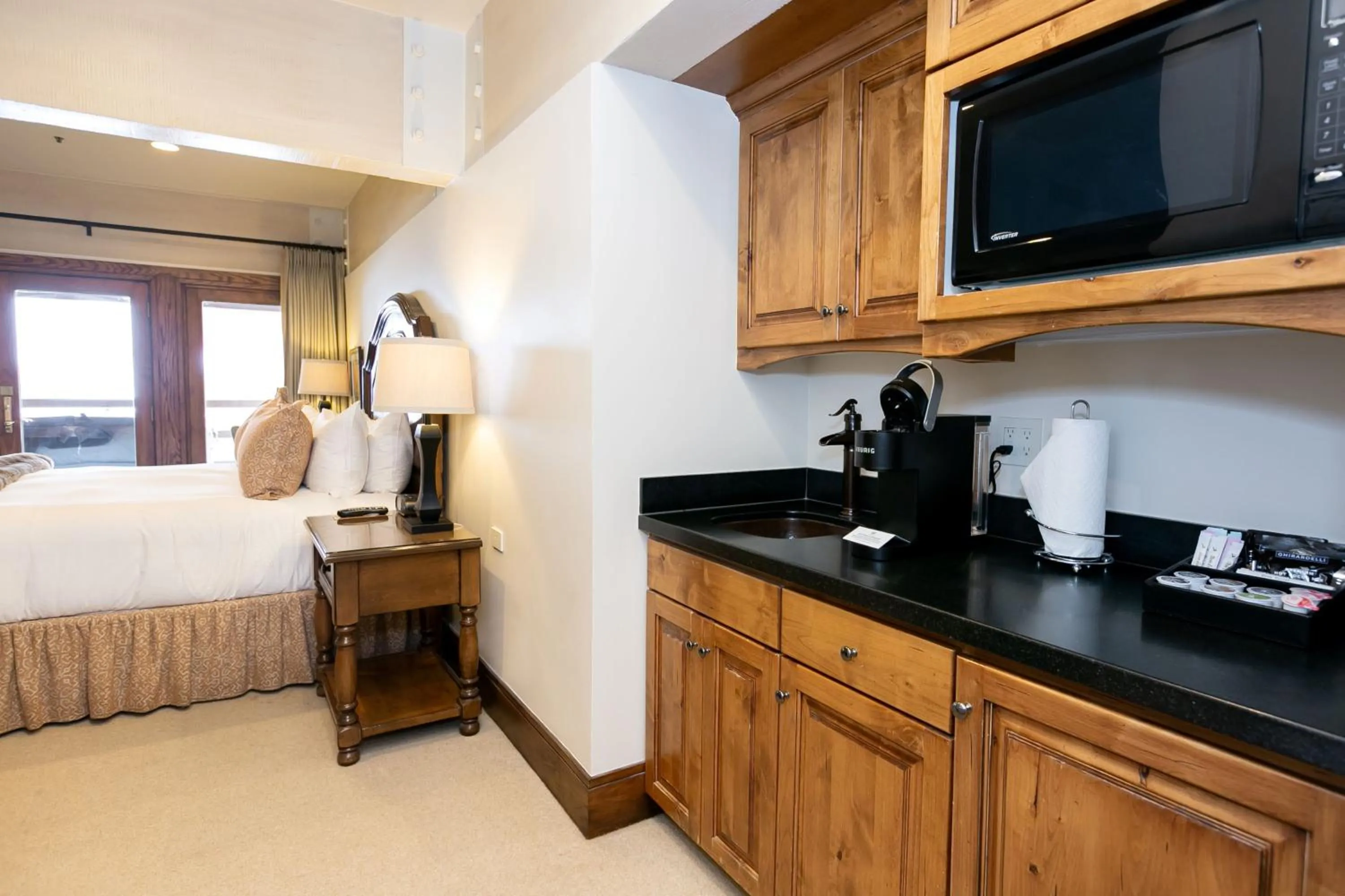 Kitchen or kitchenette, Bed in Stein Eriksen Lodge Deer Valley