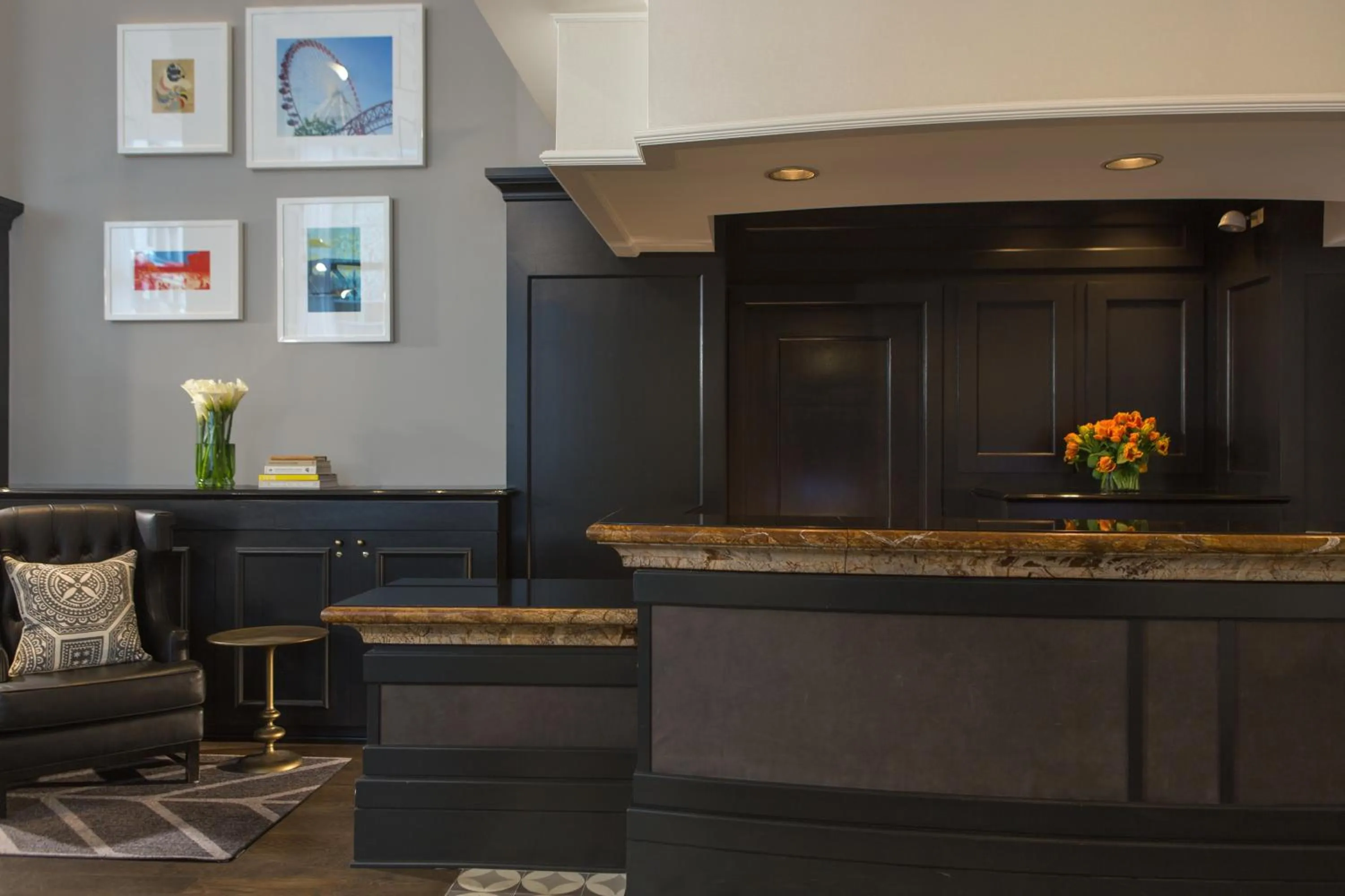 Lobby or reception in Staypineapple, An Iconic Hotel, The Loop