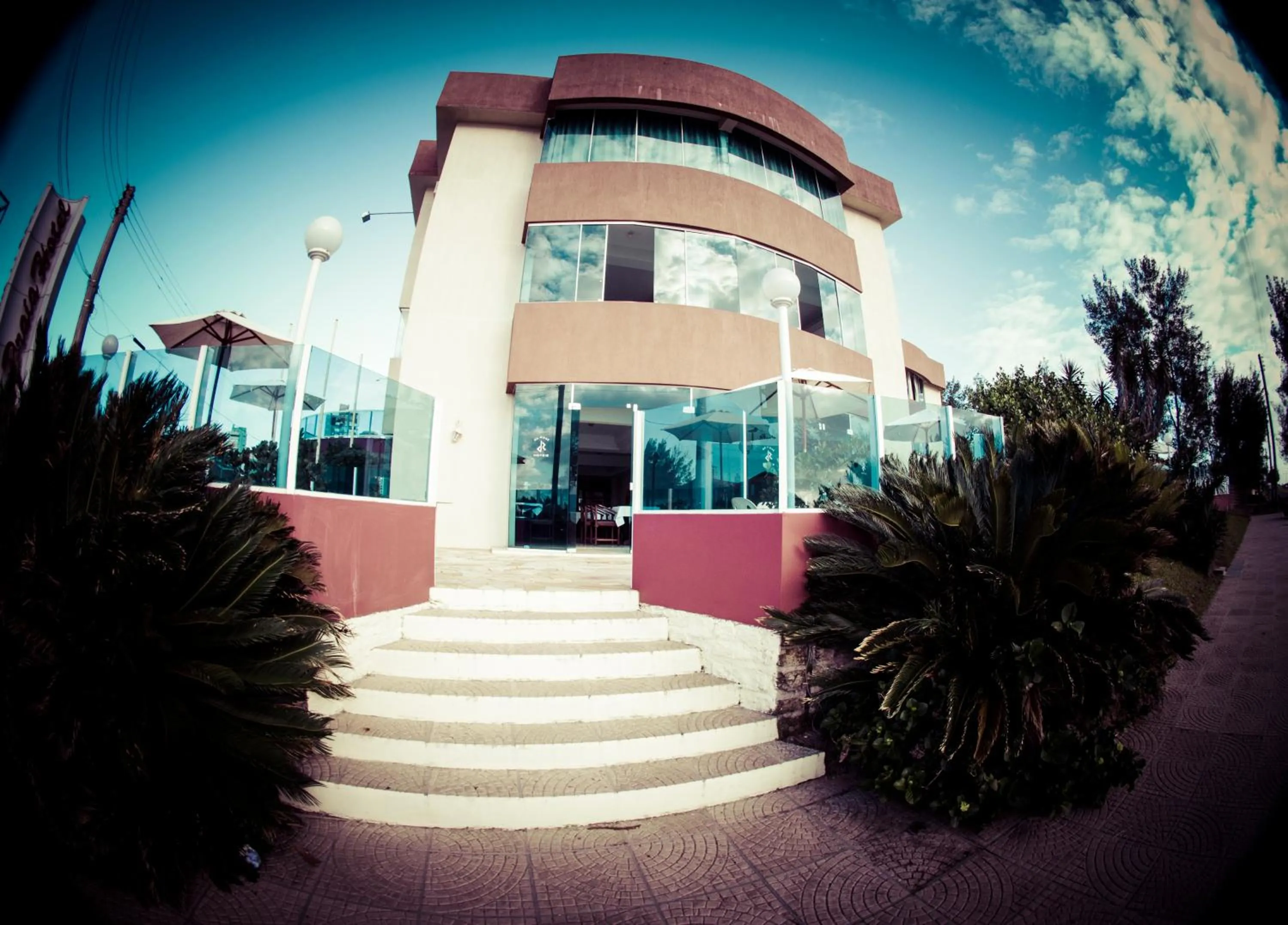 Facade/entrance in De Rose Praia Hotel