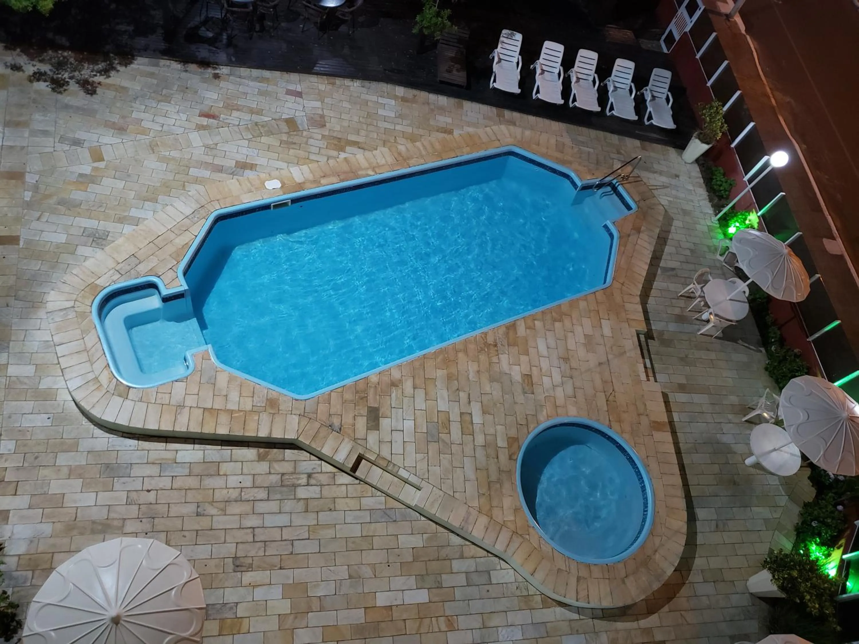 Swimming pool in De Rose Praia Hotel