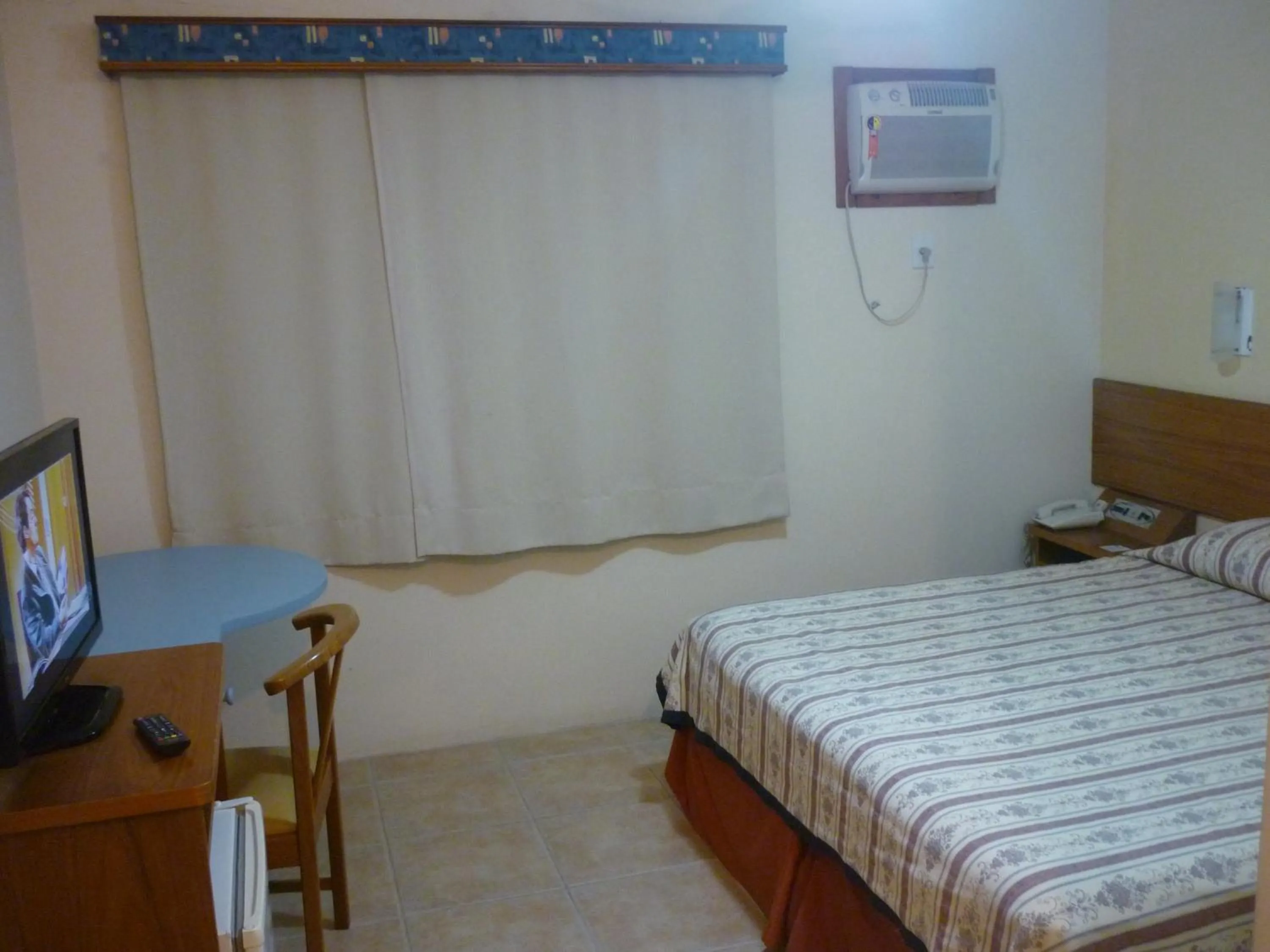 Photo of the whole room, Bed in De Rose Praia Hotel