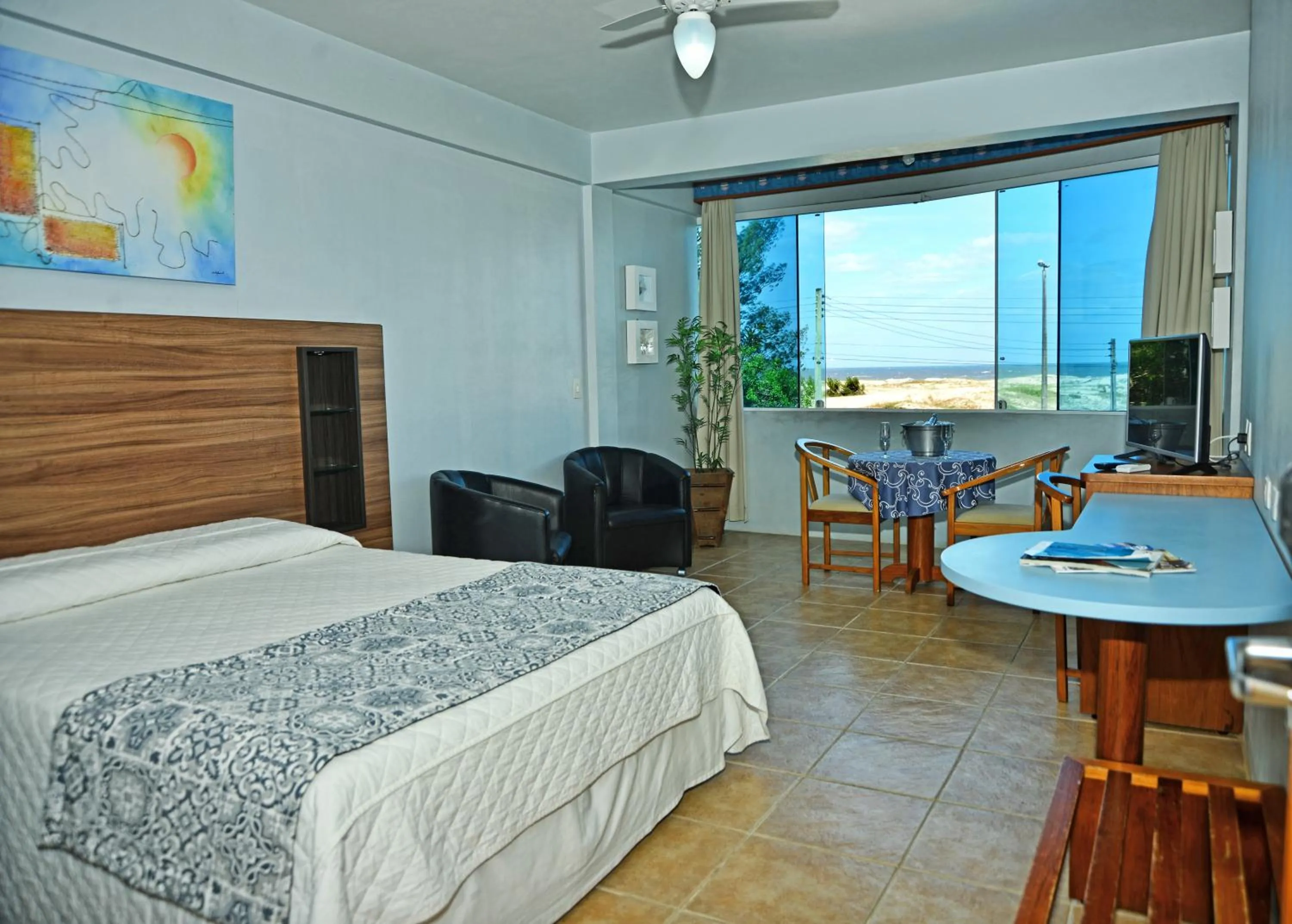 Bed in De Rose Praia Hotel