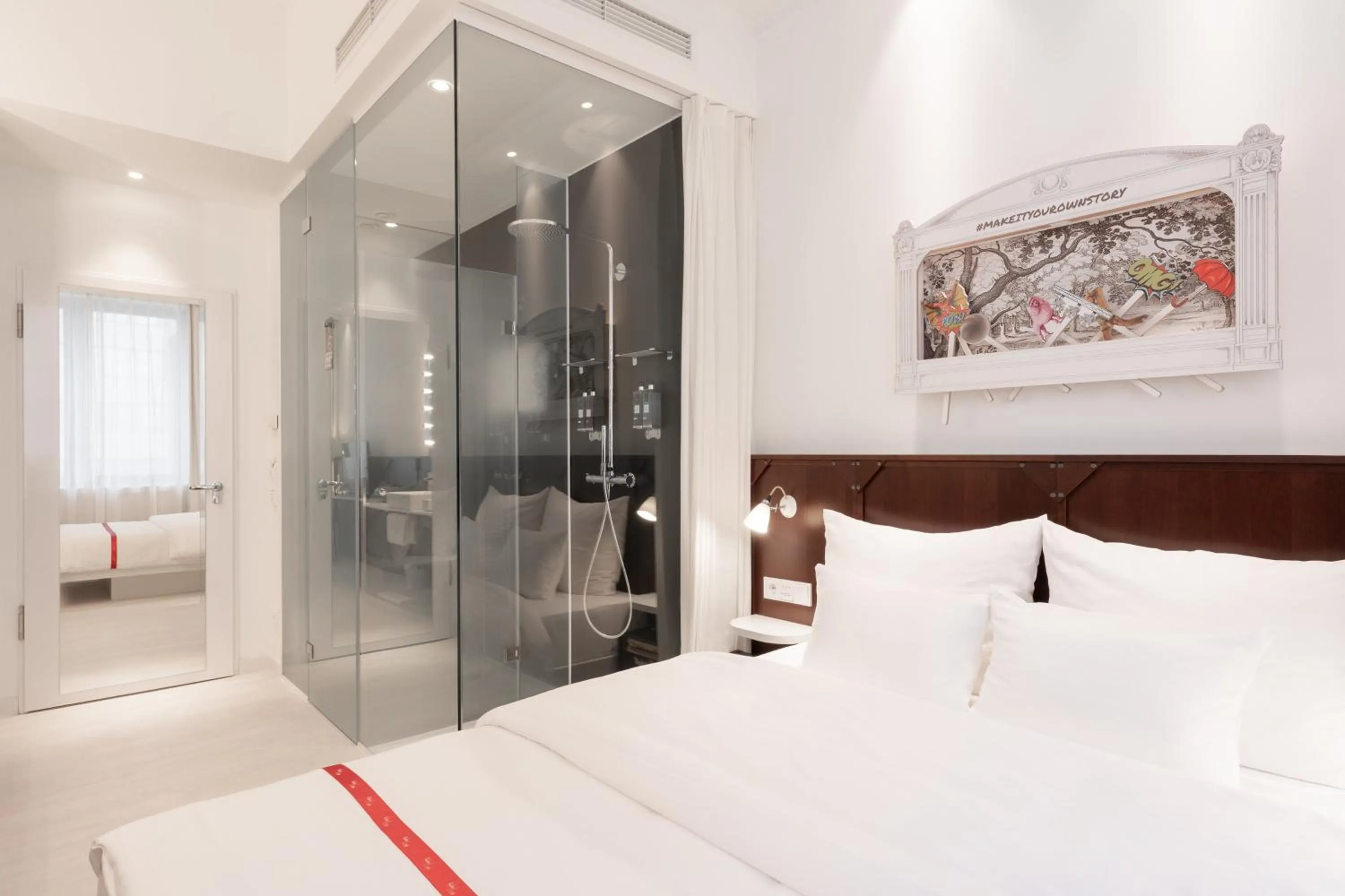 Photo of the whole room, Bed in Ruby Leni Hotel Dusseldorf