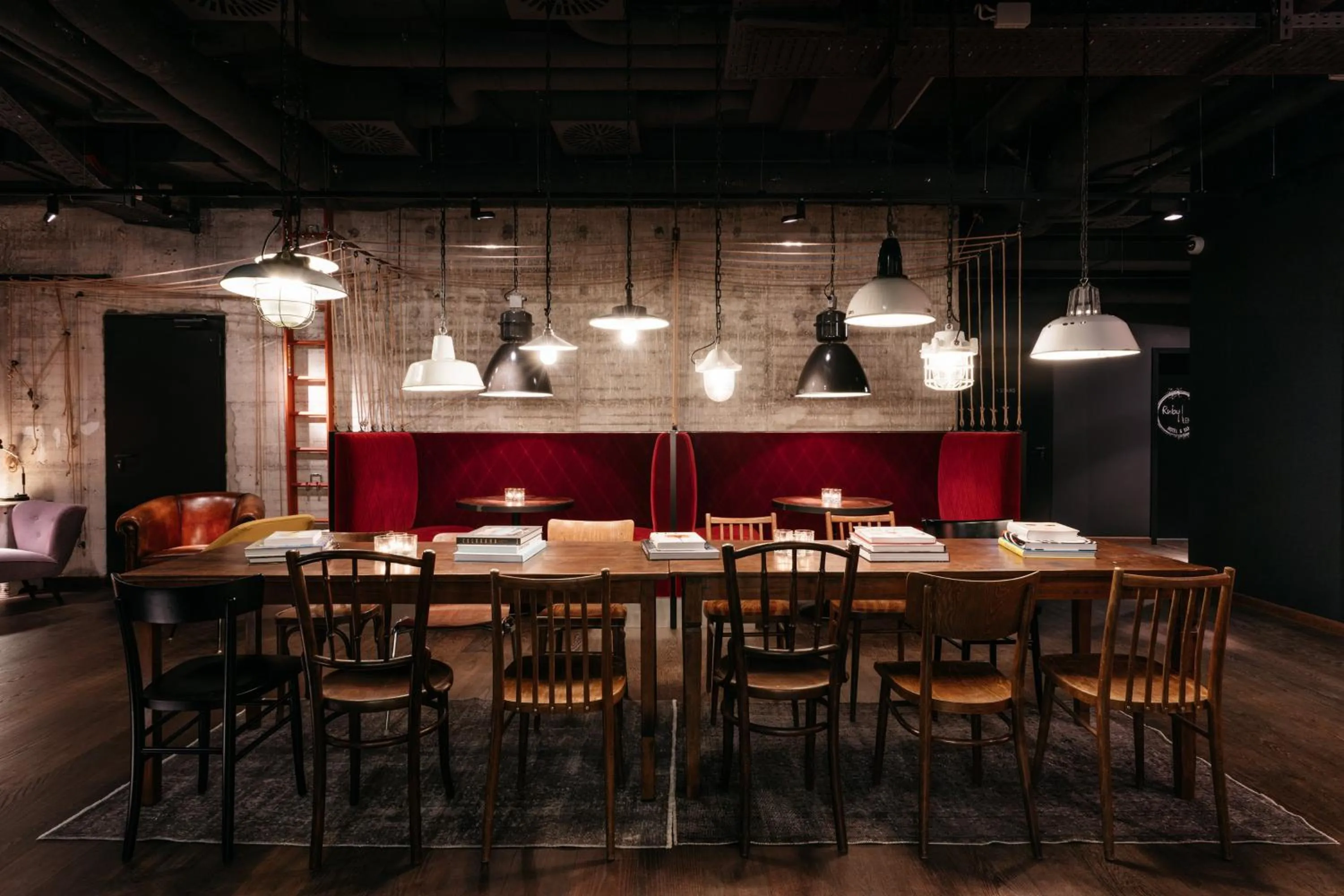 Lounge or bar in Ruby Leni Hotel Dusseldorf