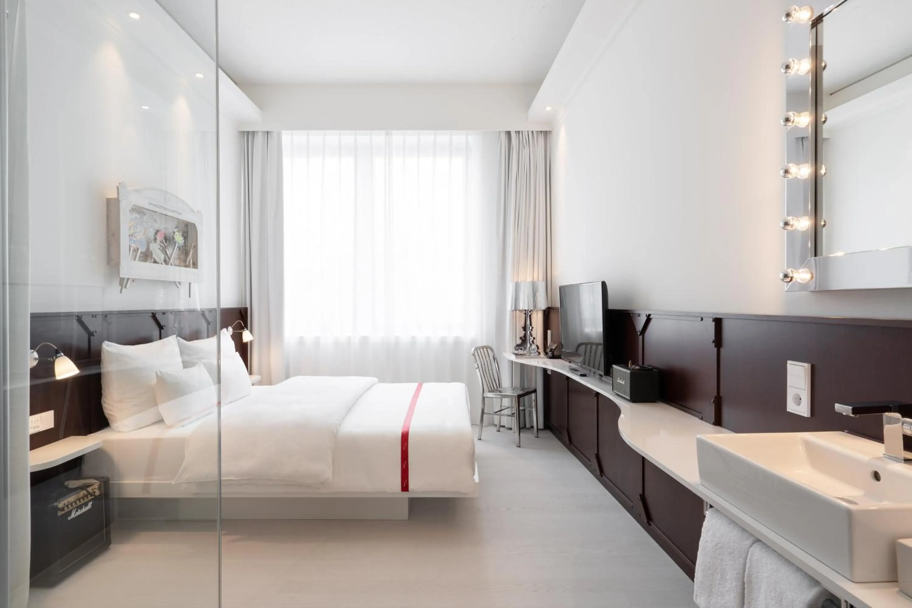 Photo of the whole room, Bed in Ruby Leni Hotel Dusseldorf