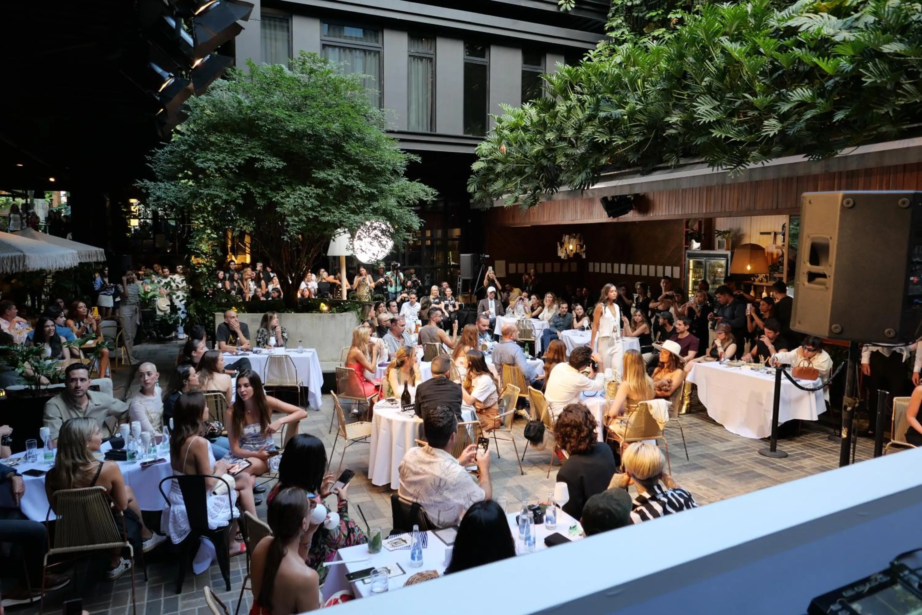 Restaurant/places to eat in The Click Clack Hotel Medellín