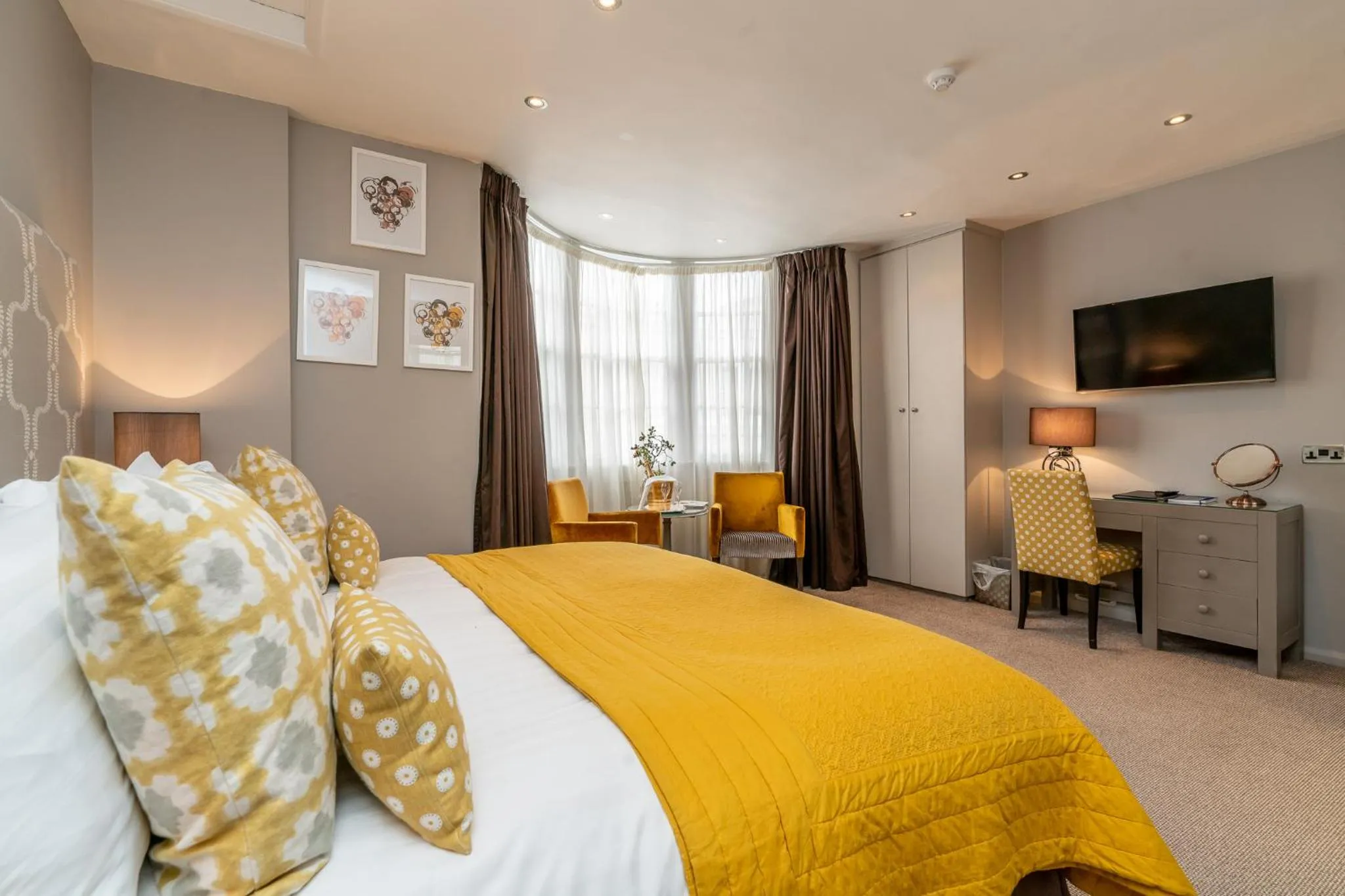 Bedroom, Bed in Blanch House