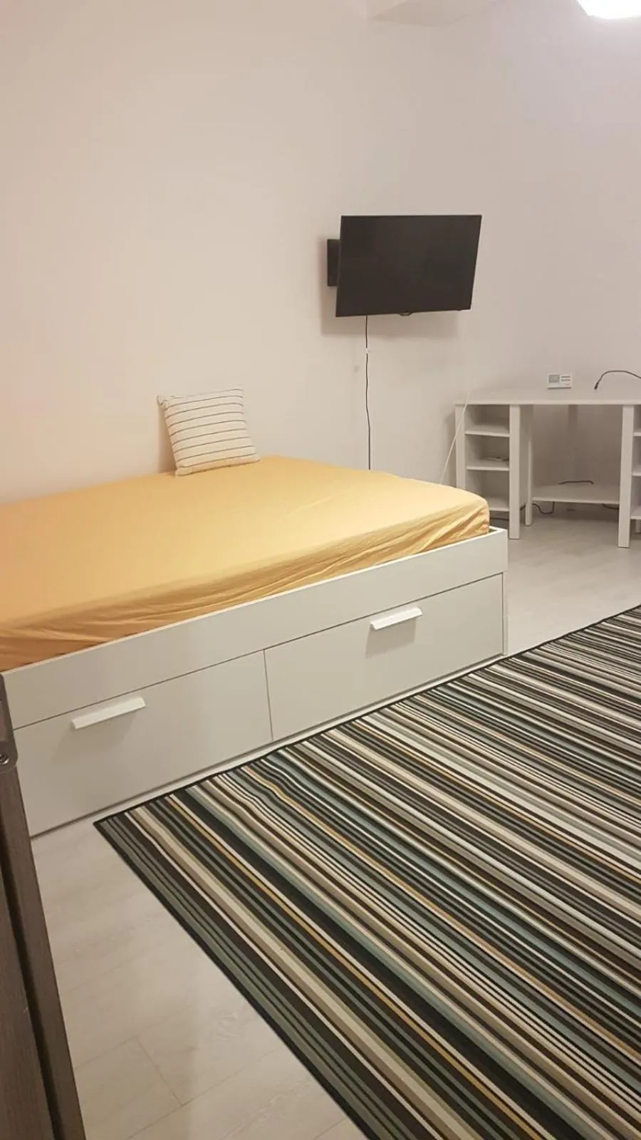 Bed in 21 Residence Apartments