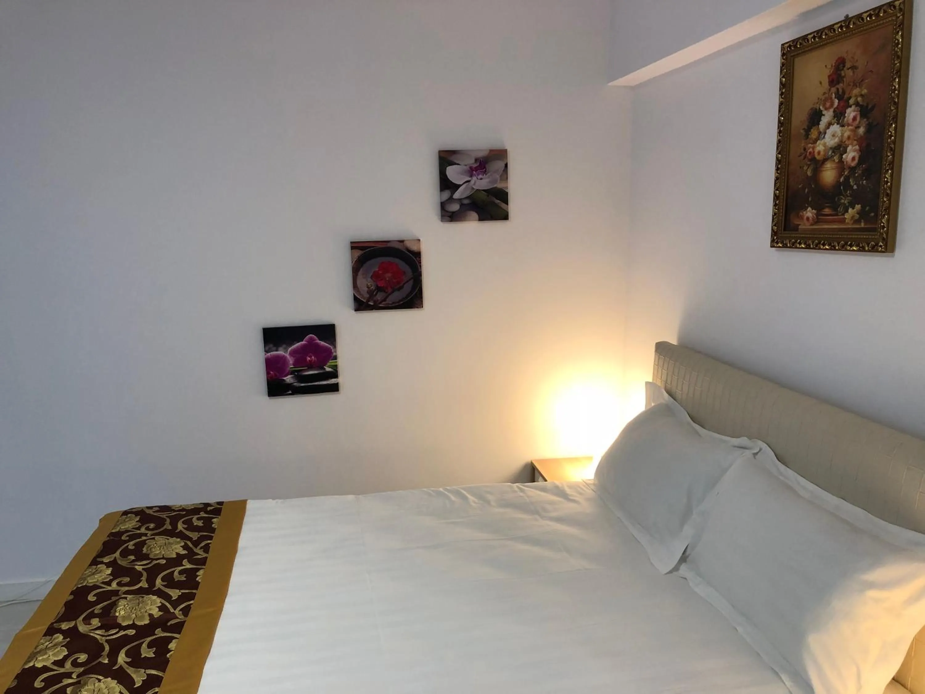 Bedroom, Bed in 21 Residence Apartments