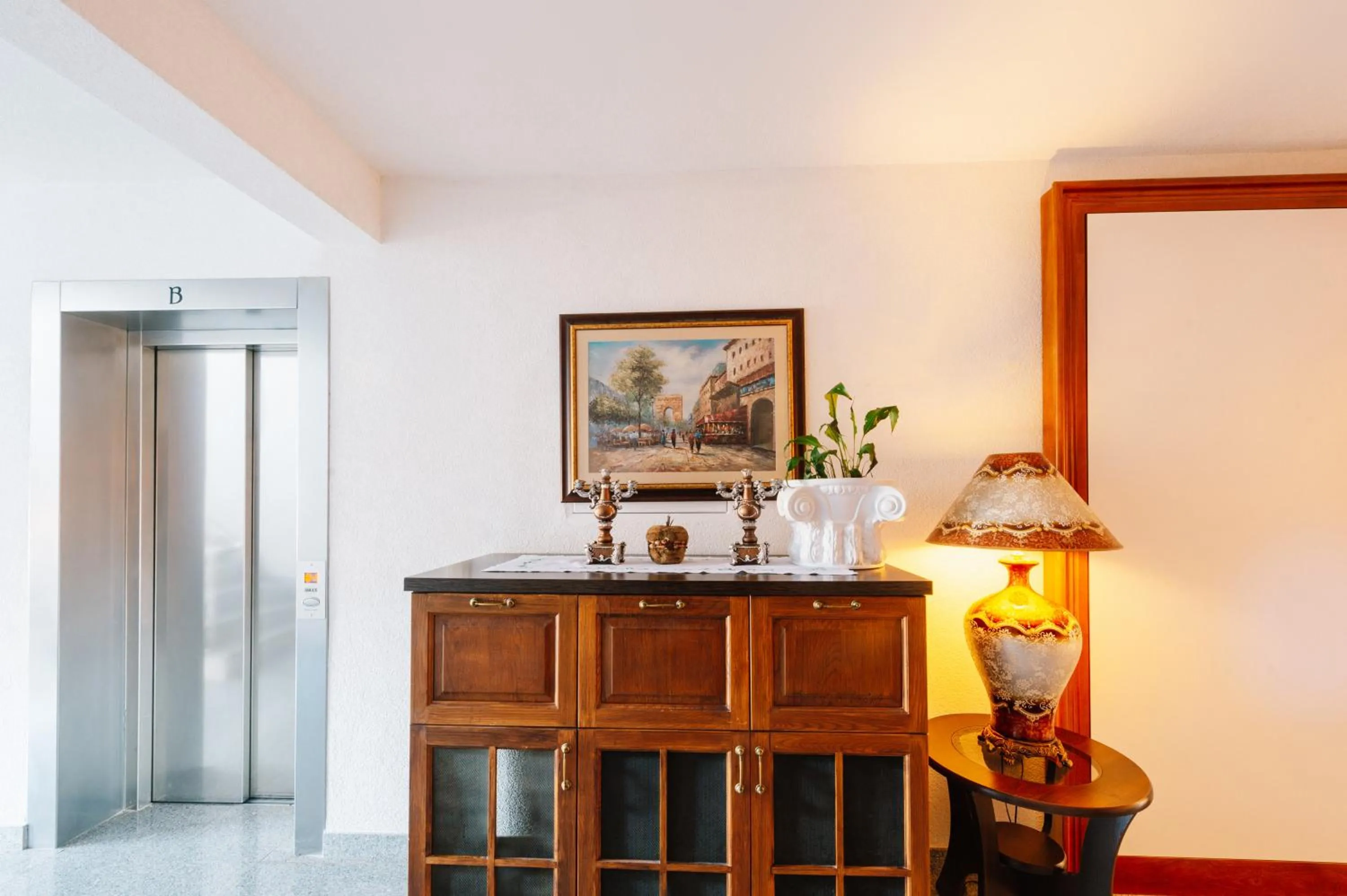 Decorative detail in Irish House Međugorje