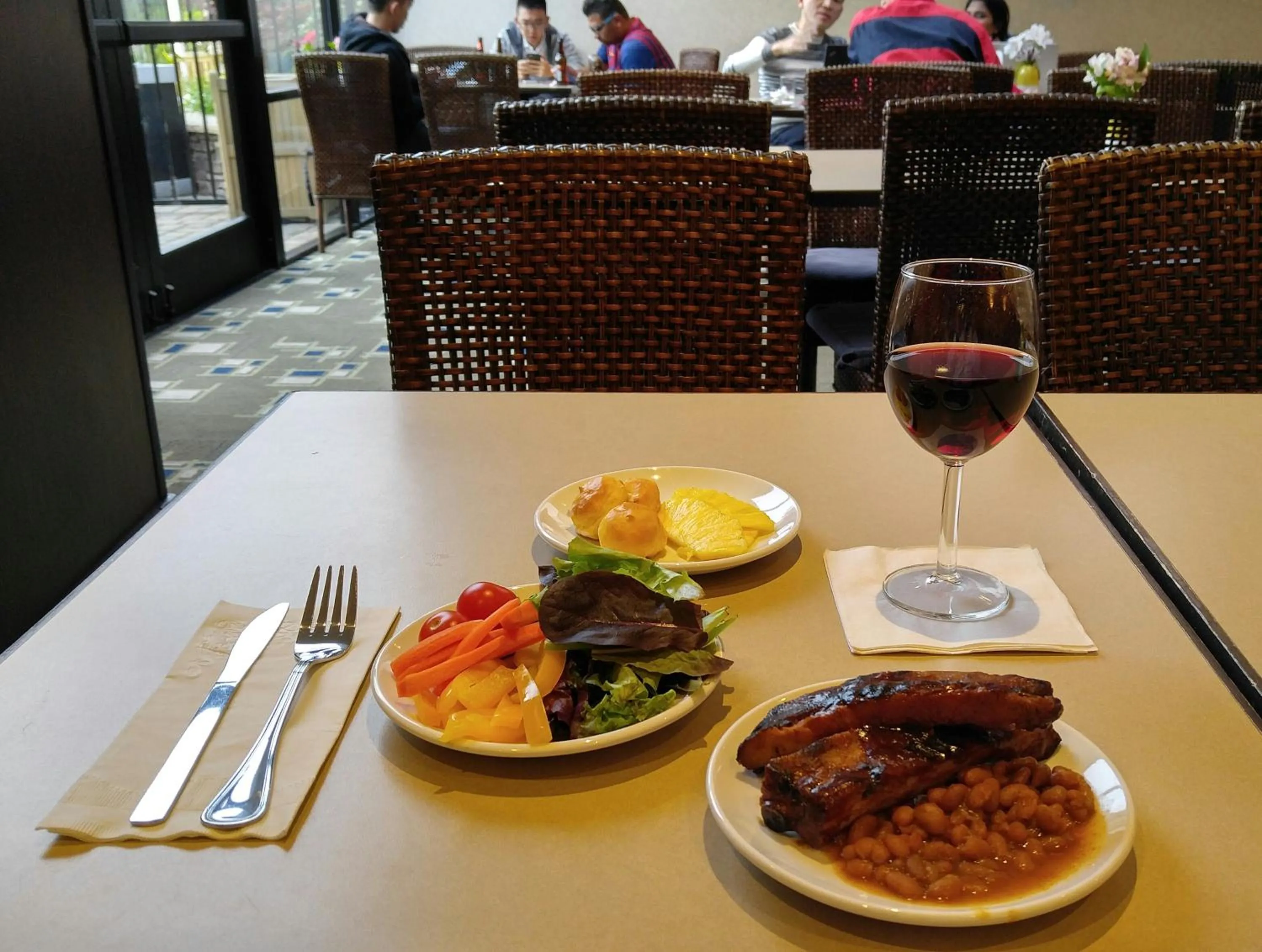 Restaurant/places to eat in Maple Tree Inn