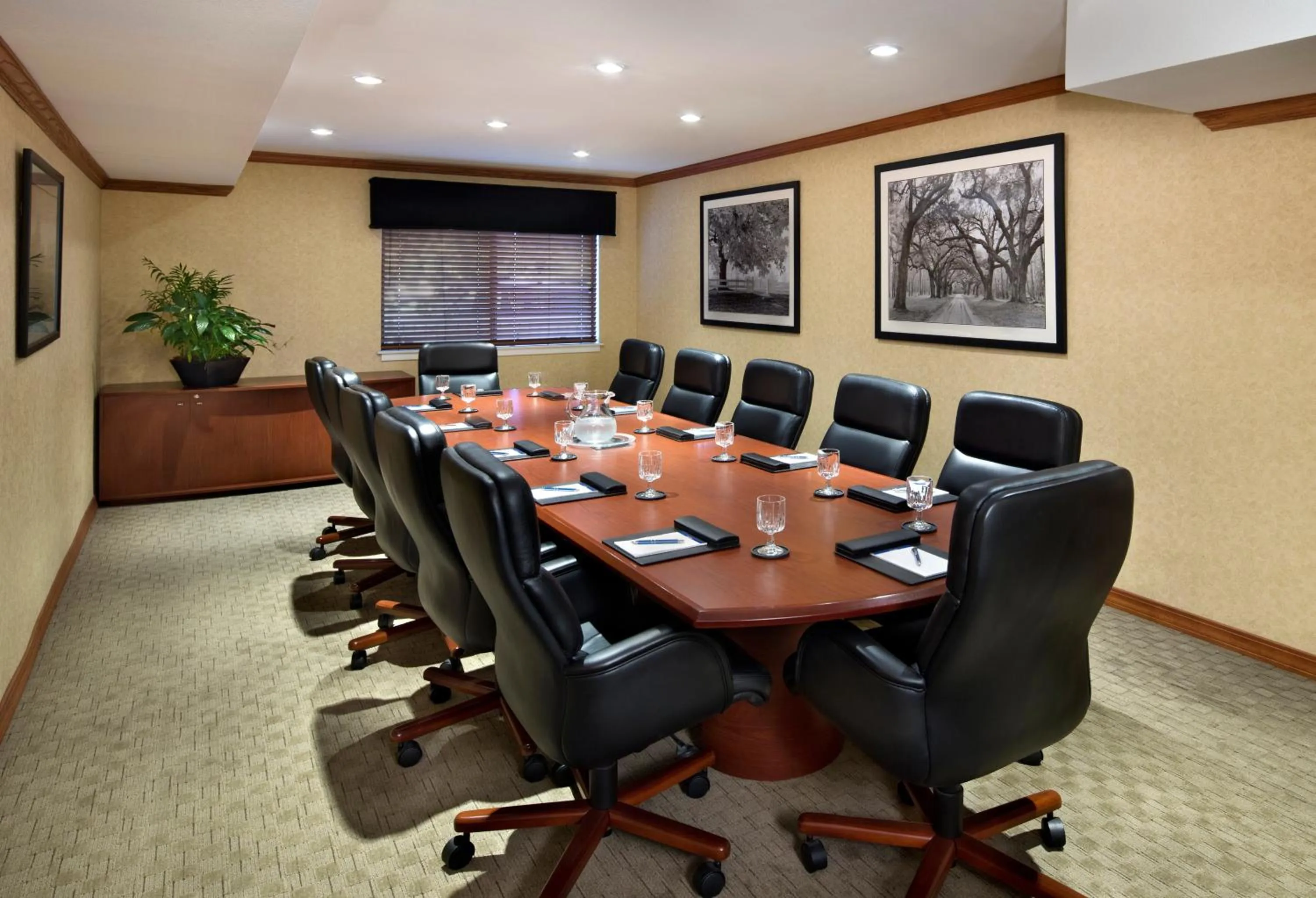 Business facilities in Maple Tree Inn