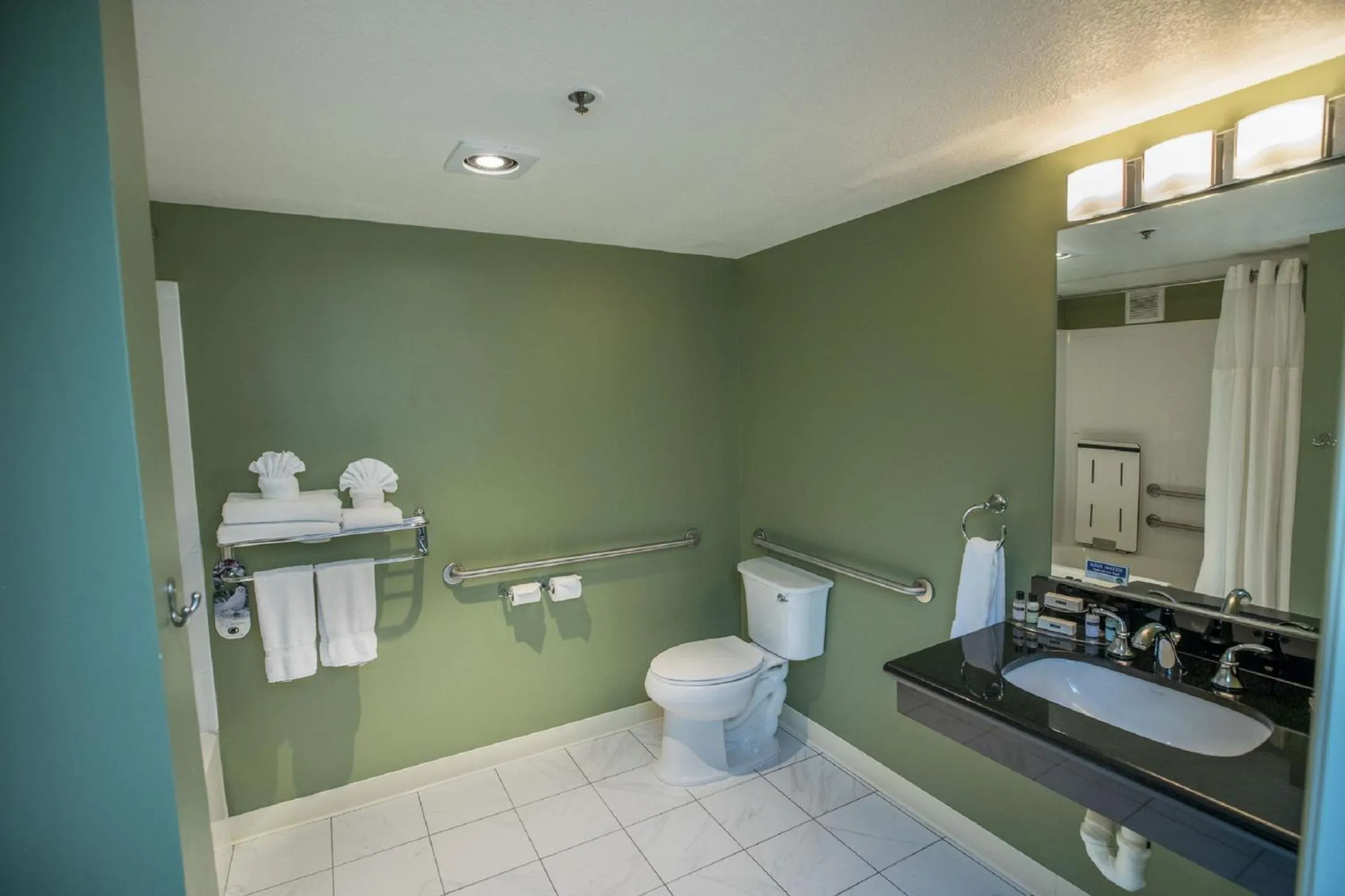 Toilet in Maple Tree Inn