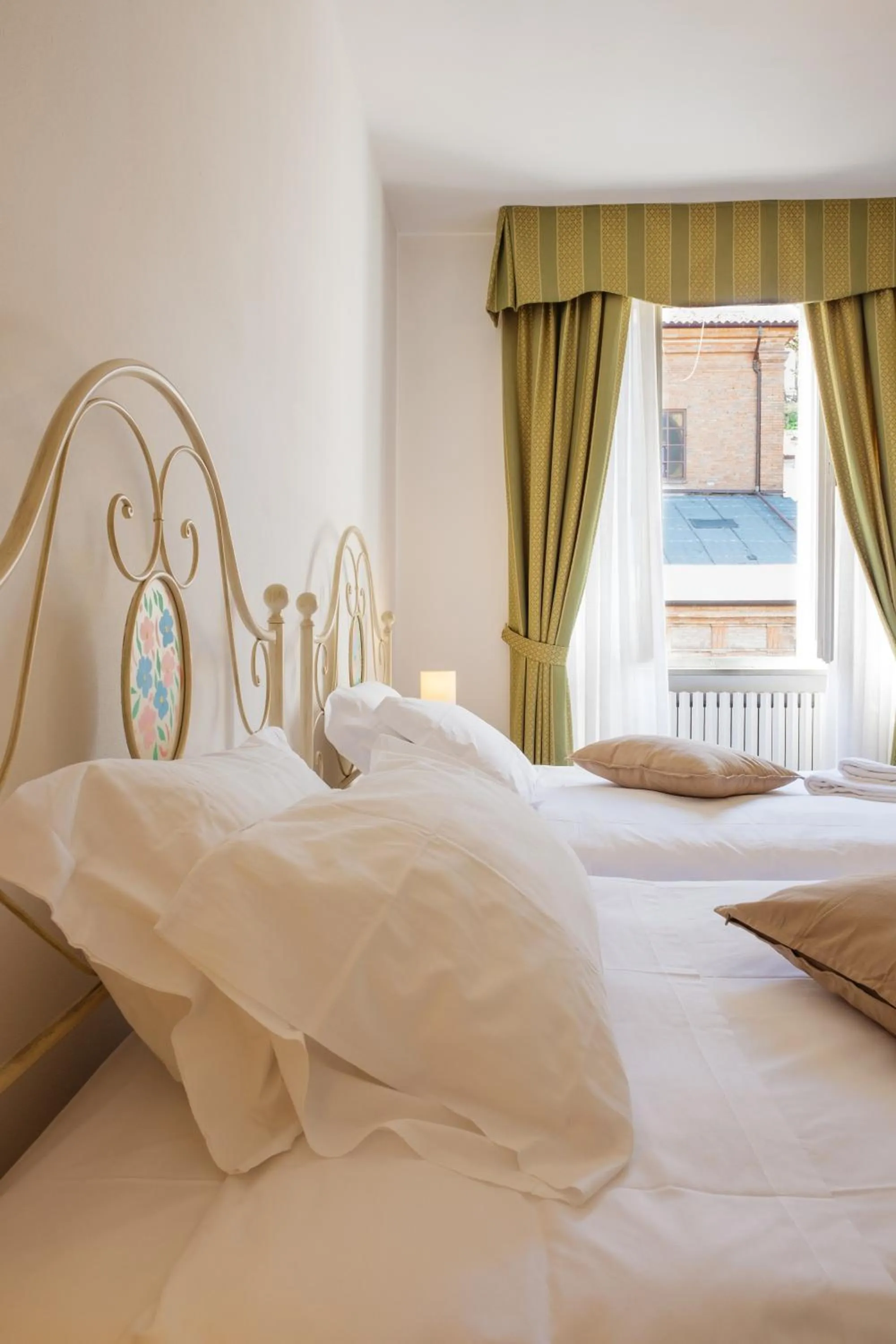 Spring, Bed in Hotel Panorama