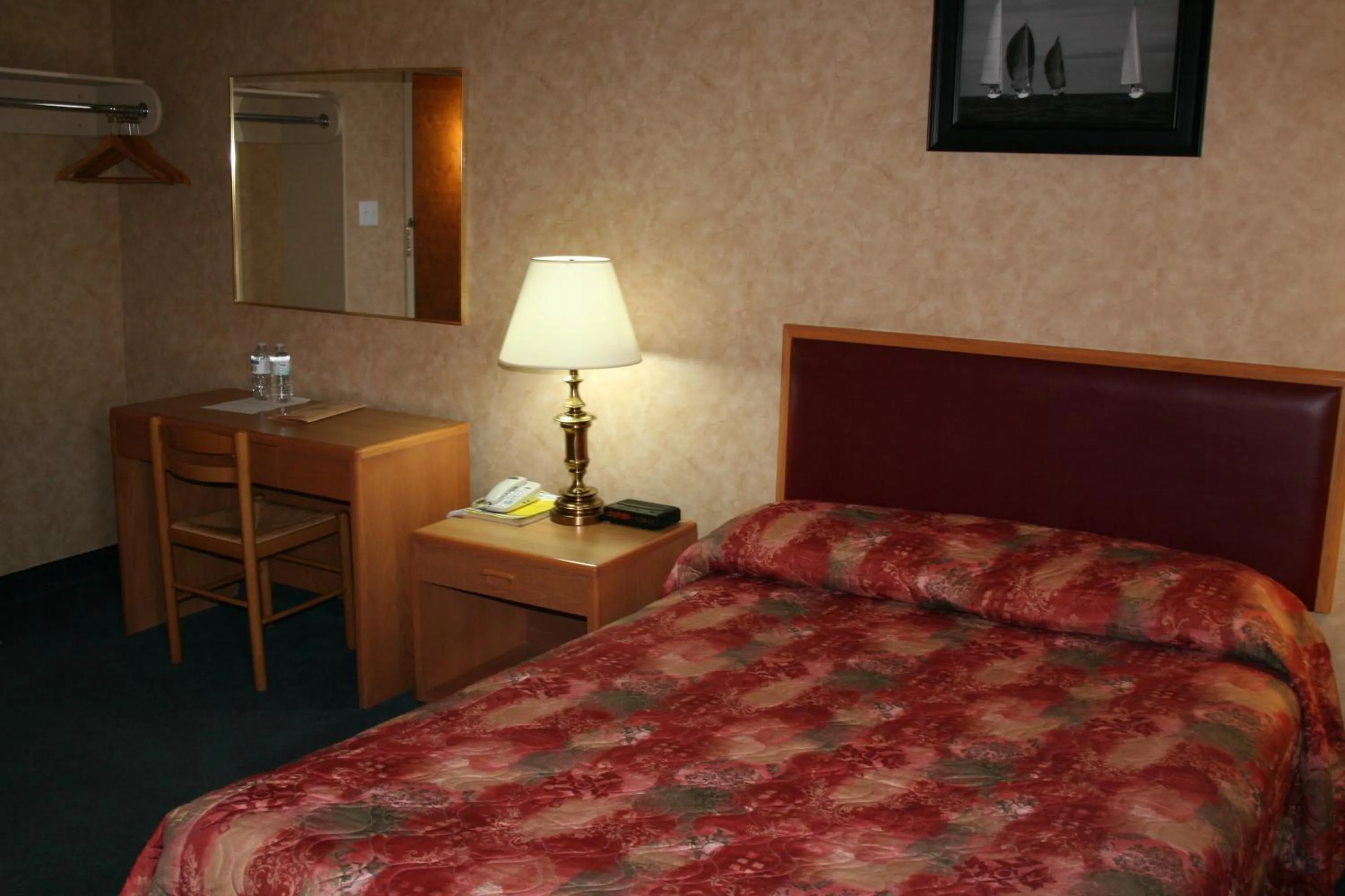 Photo of the whole room in Haven Inn