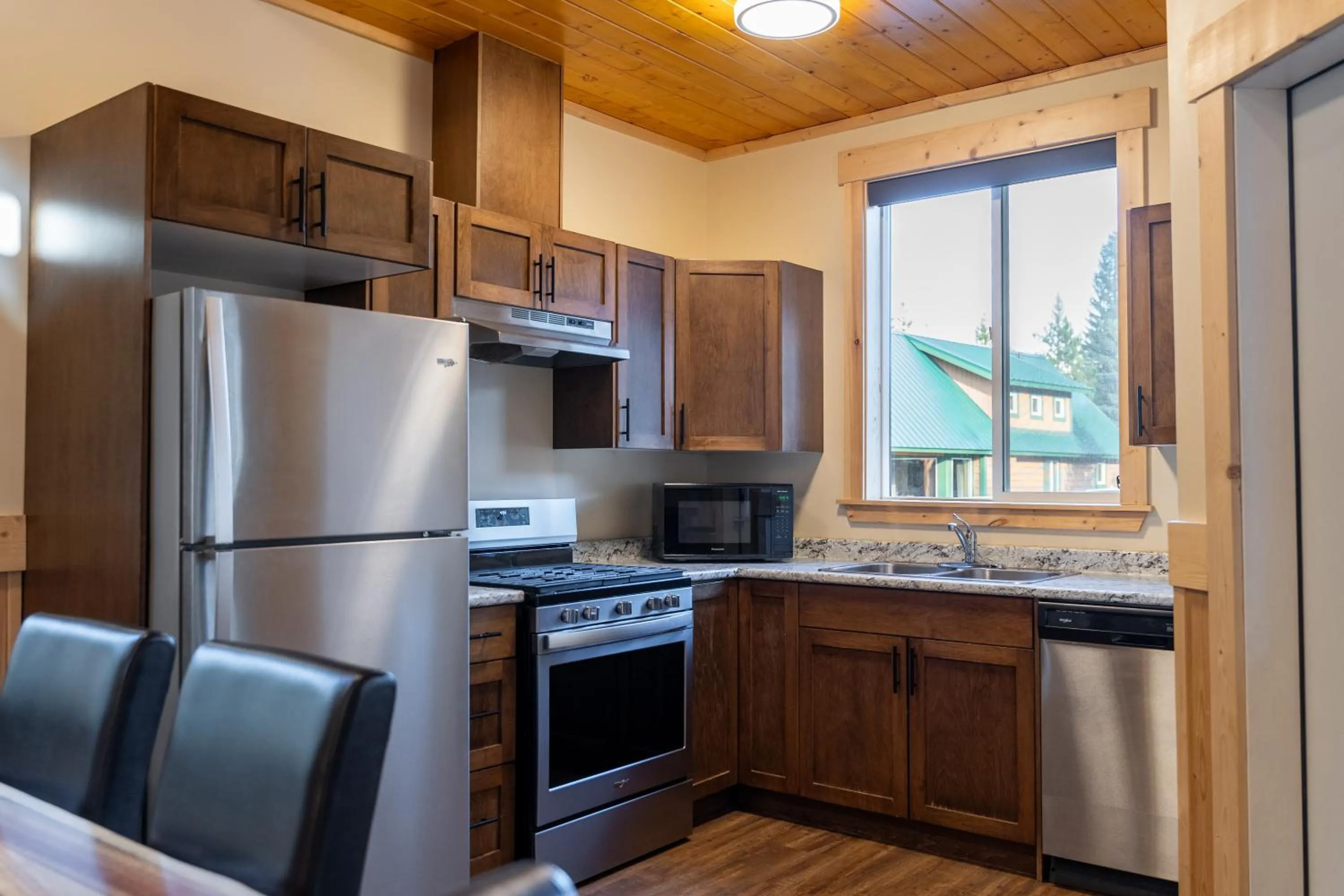 Kitchen or kitchenette in Manning Park Resort