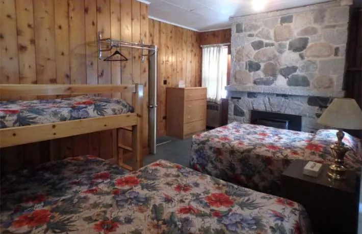 Bedroom, Bed in Manning Park Resort