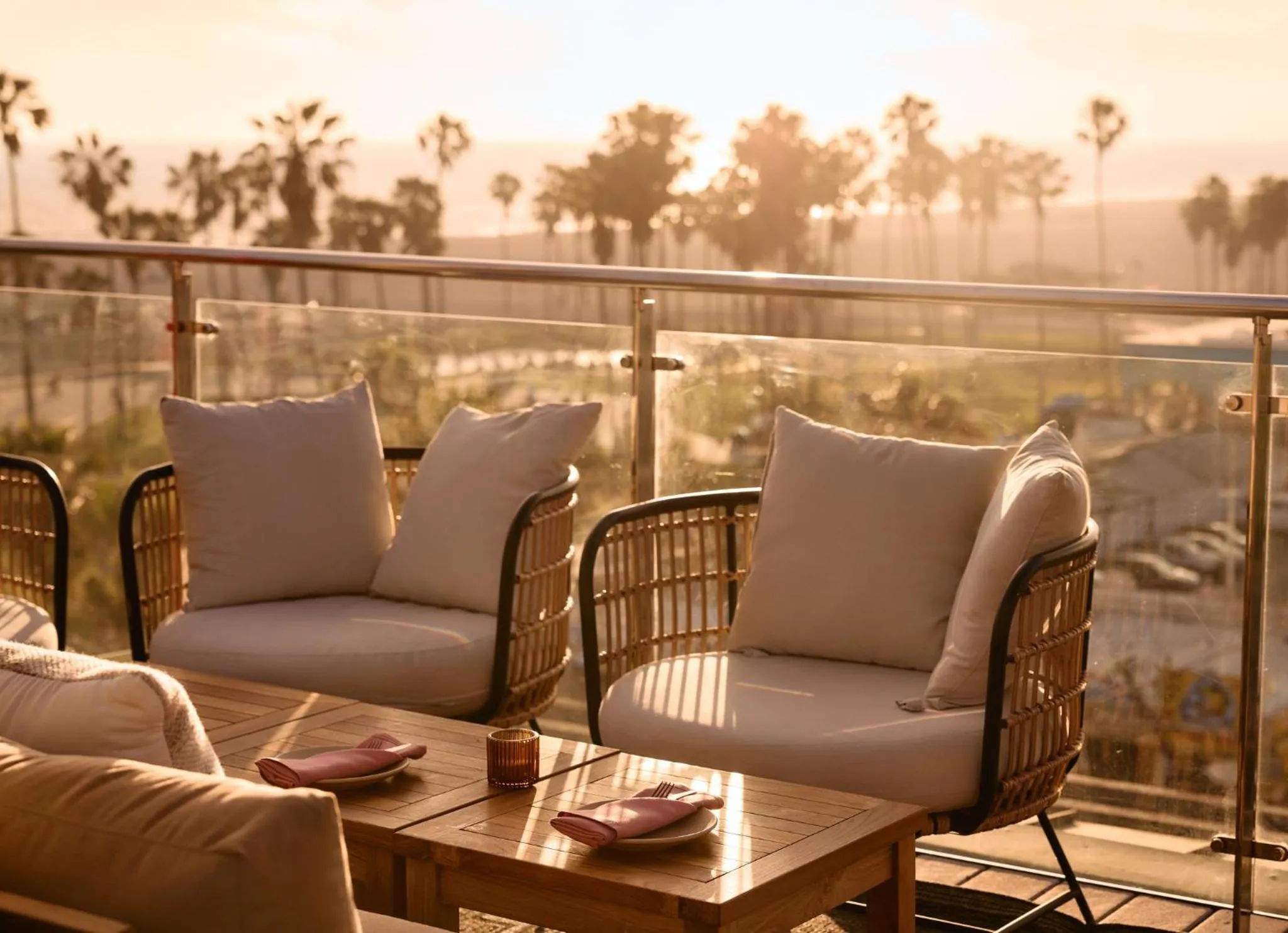 Restaurant/places to eat in Hotel Erwin Venice Beach