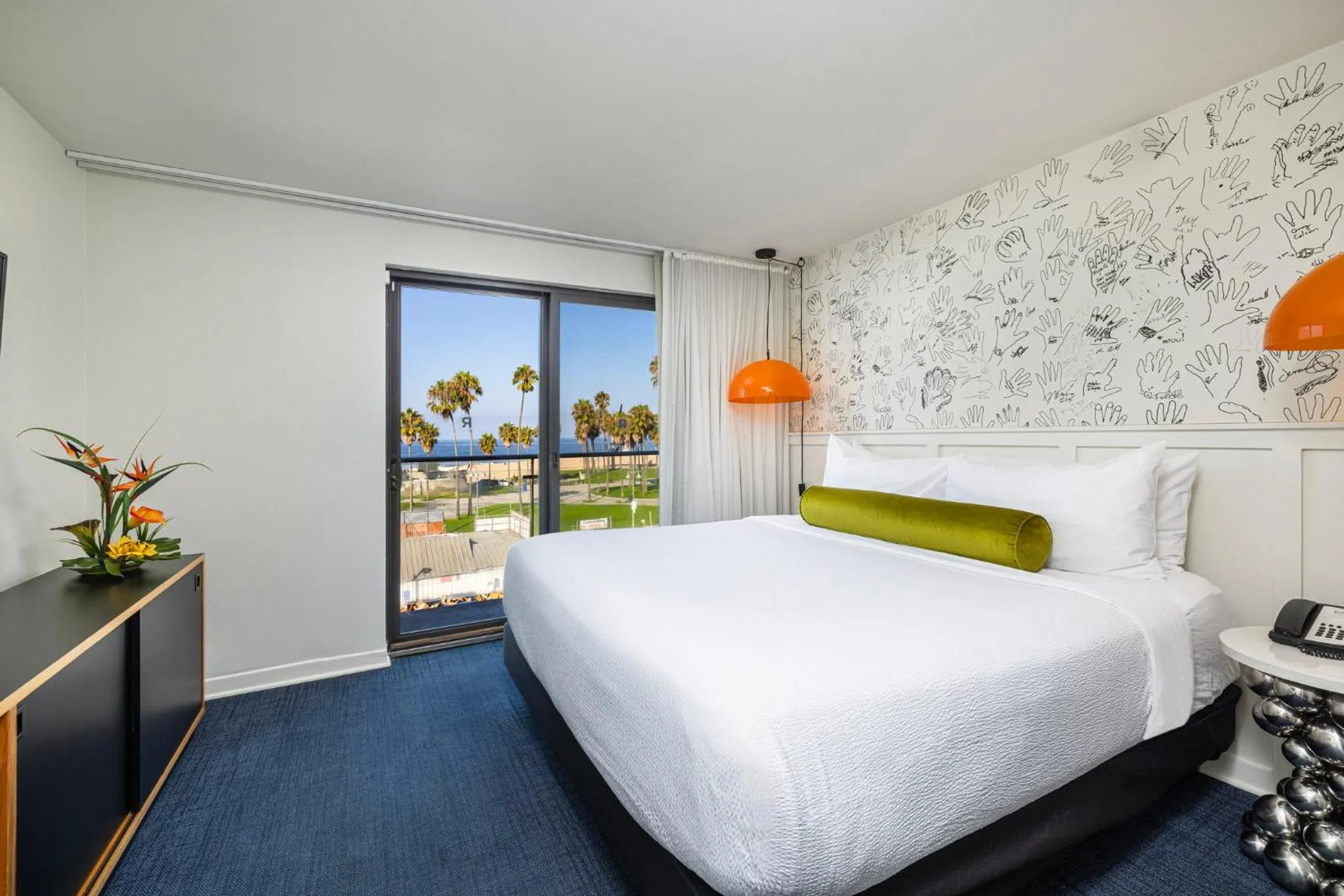 Photo of the whole room, Bed in Hotel Erwin Venice Beach