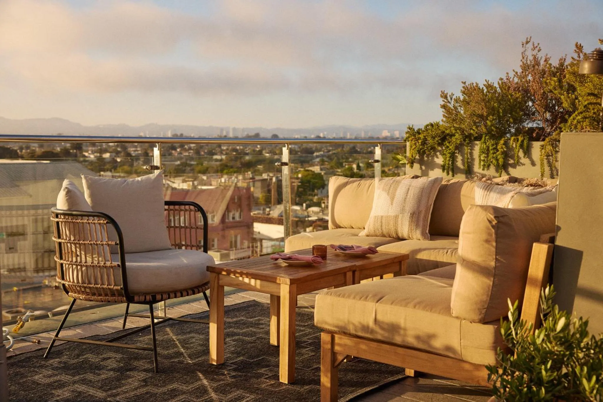 Restaurant/places to eat in Hotel Erwin Venice Beach