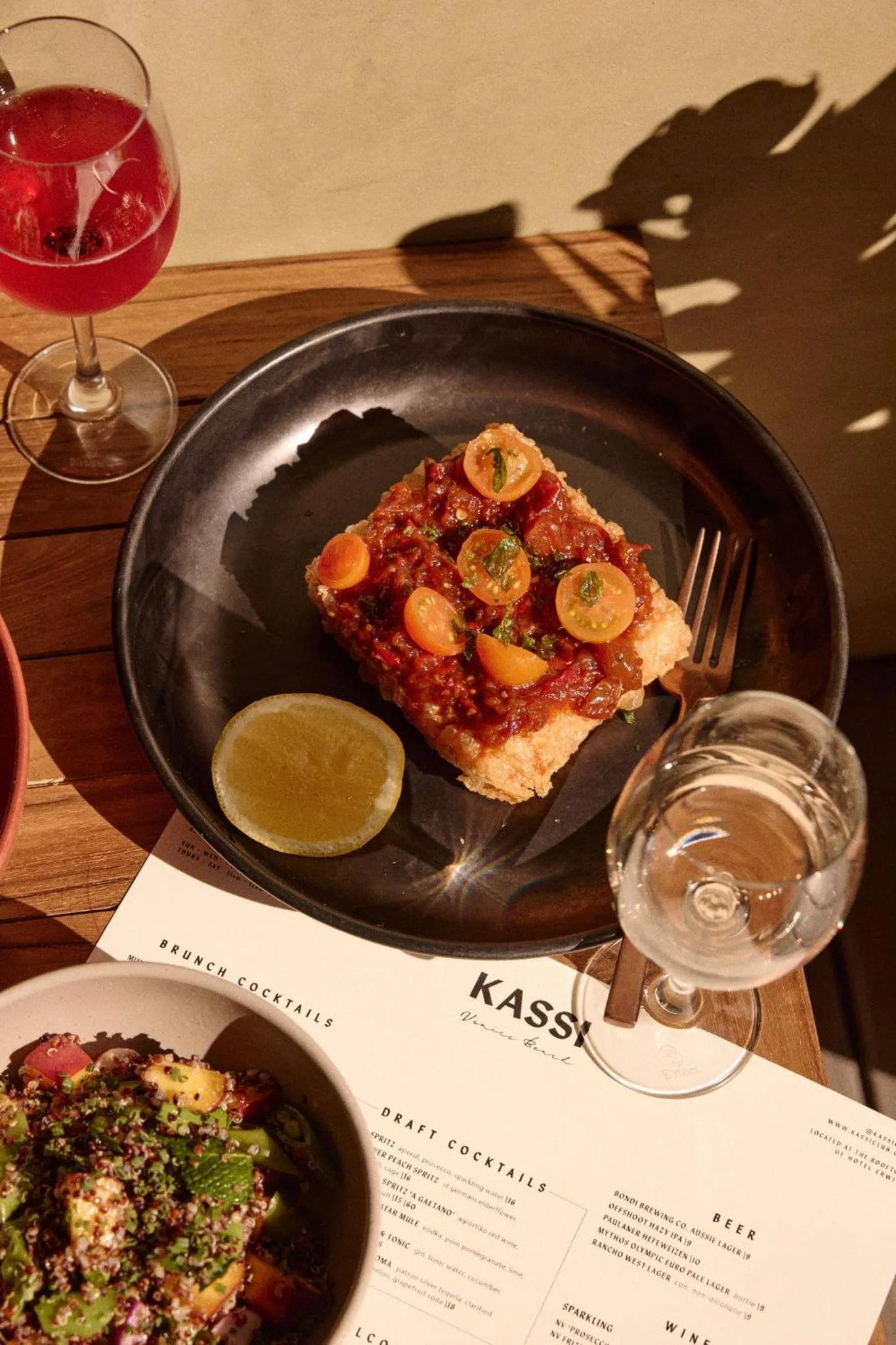 Restaurant/places to eat in Hotel Erwin Venice Beach