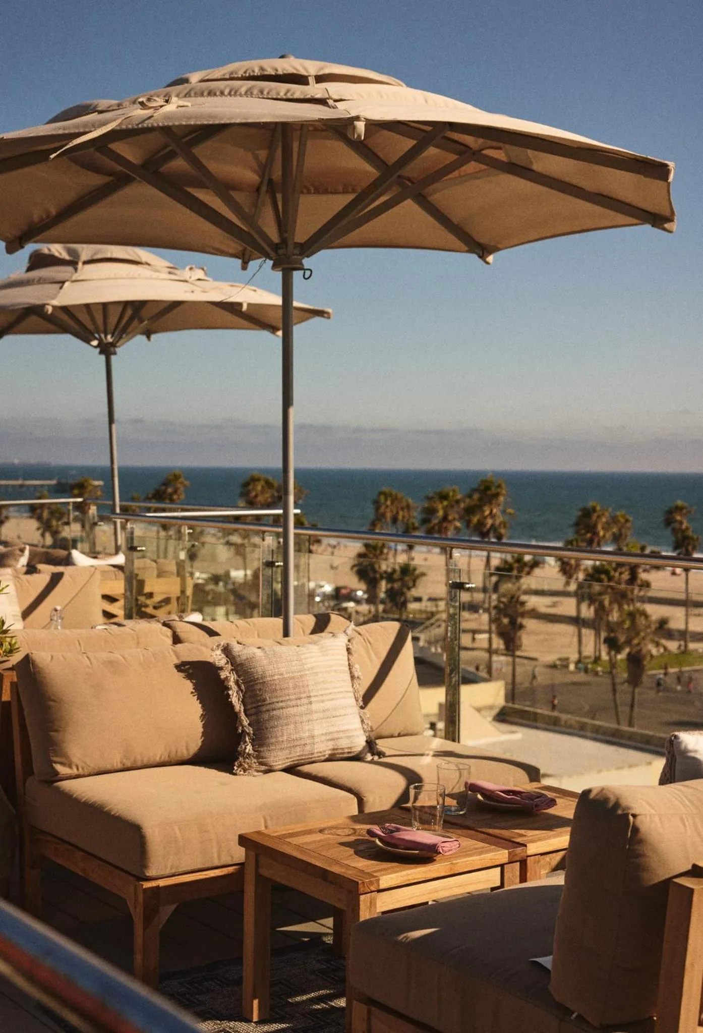 Restaurant/places to eat in Hotel Erwin Venice Beach