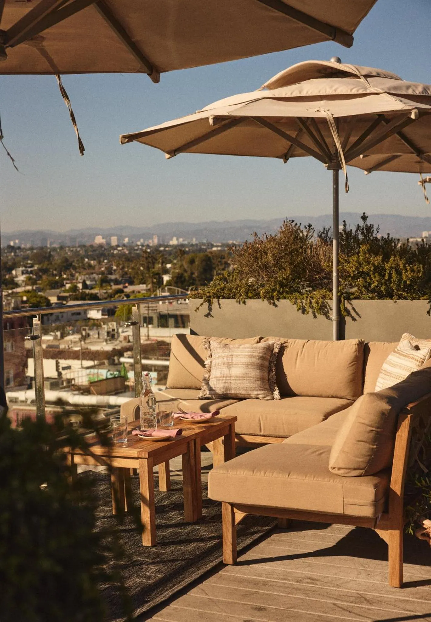 Restaurant/places to eat in Hotel Erwin Venice Beach