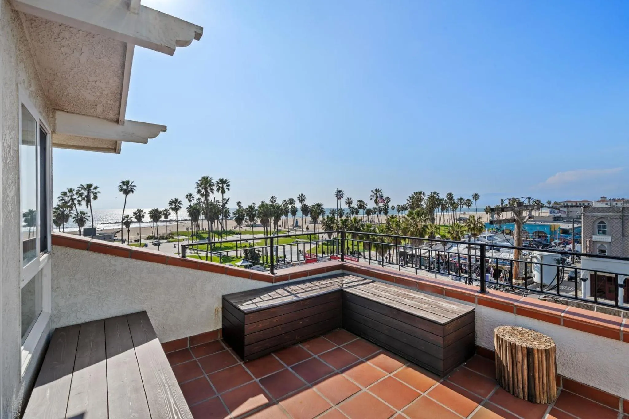 Bedroom in Hotel Erwin Venice Beach